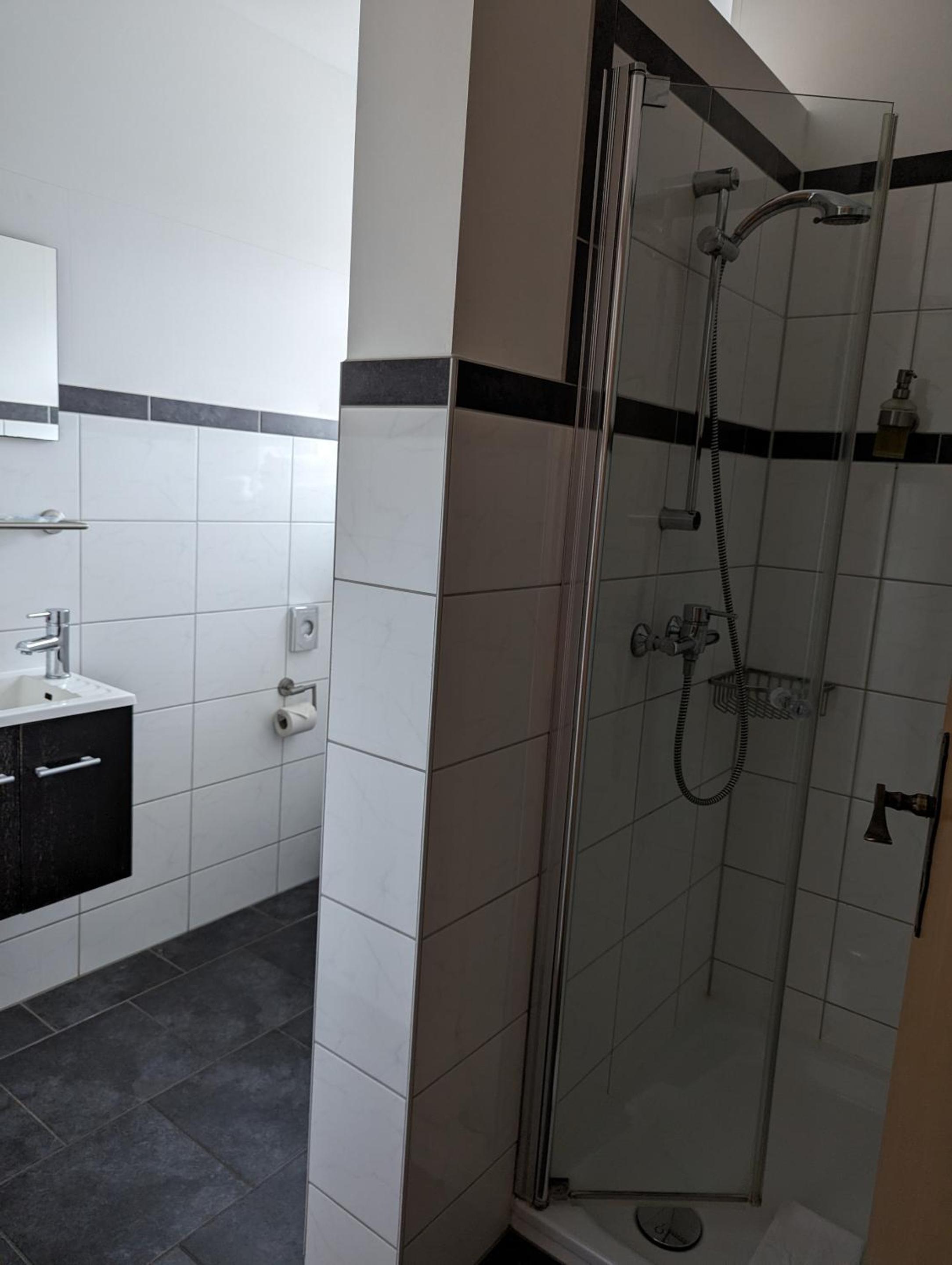 Quadruple Room with Private Bathroom photo 3