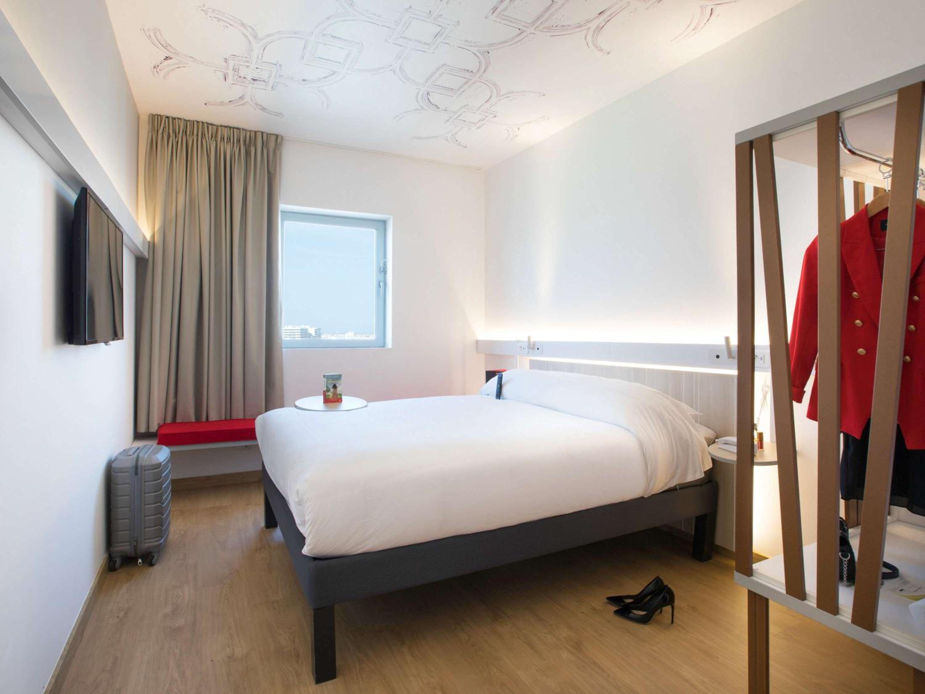 Agora Twin Room By Ibis - Photo 2