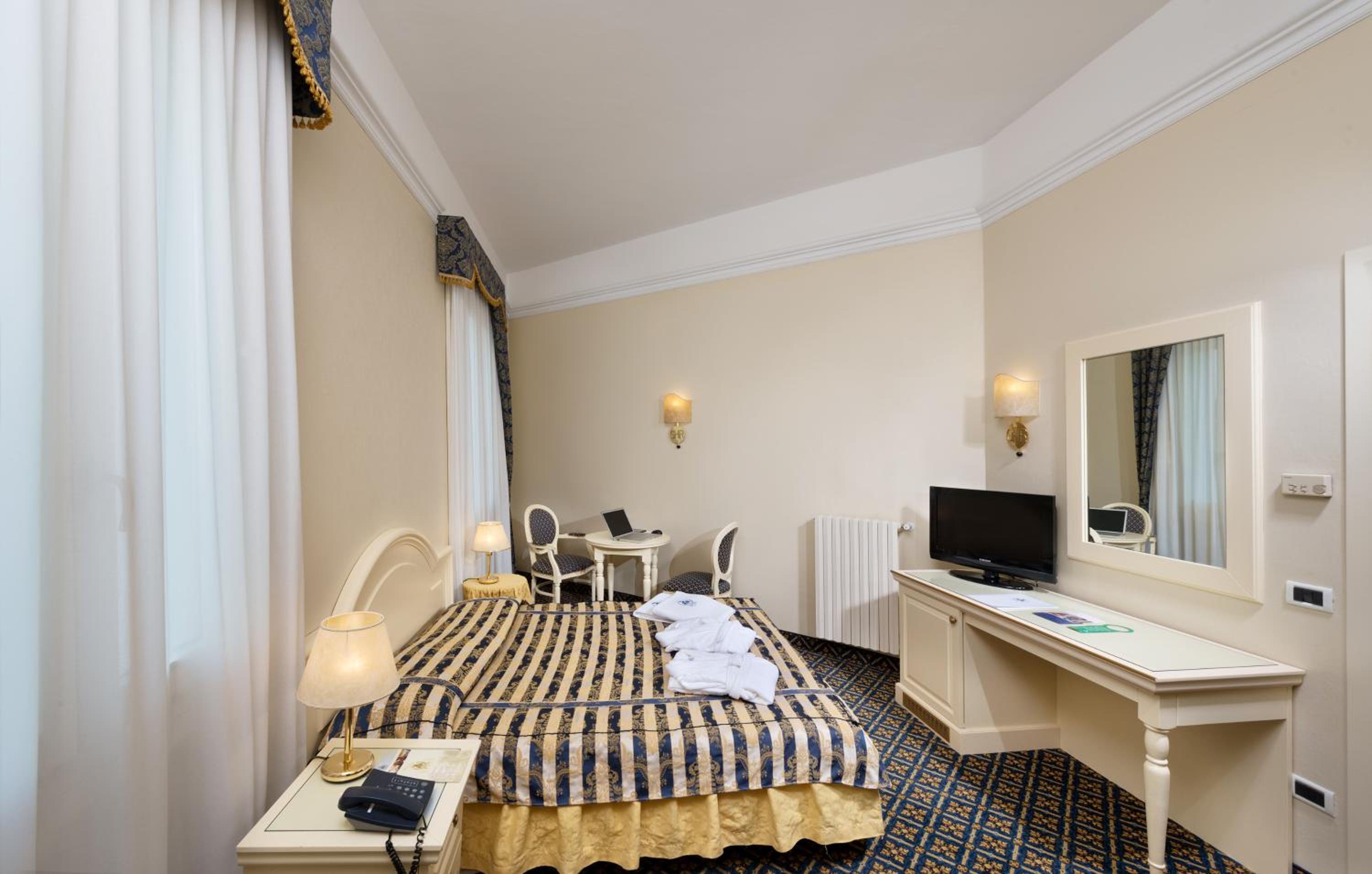 Comfort Double or Twin Room photo 1