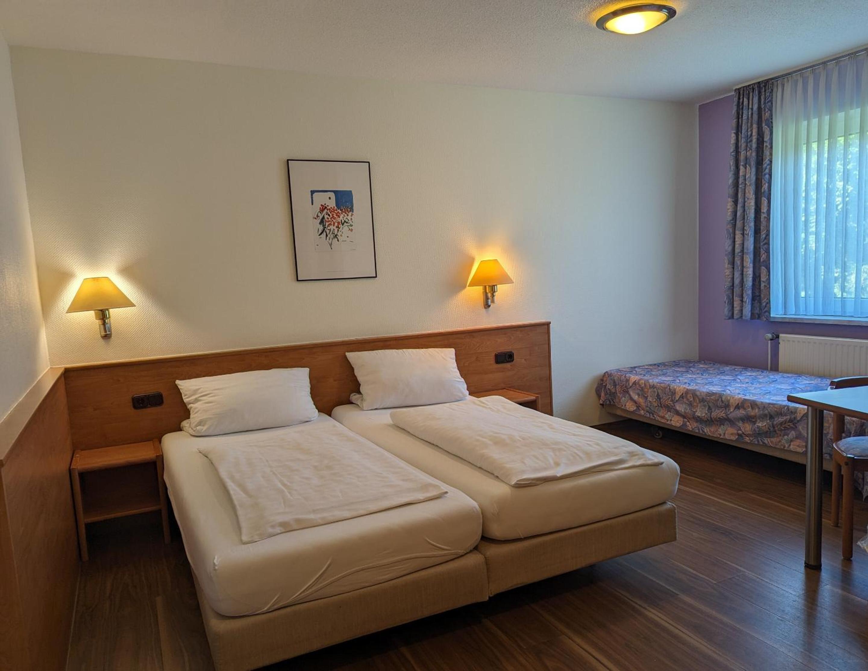 Triple Room with Private Bathroom - Photo 4