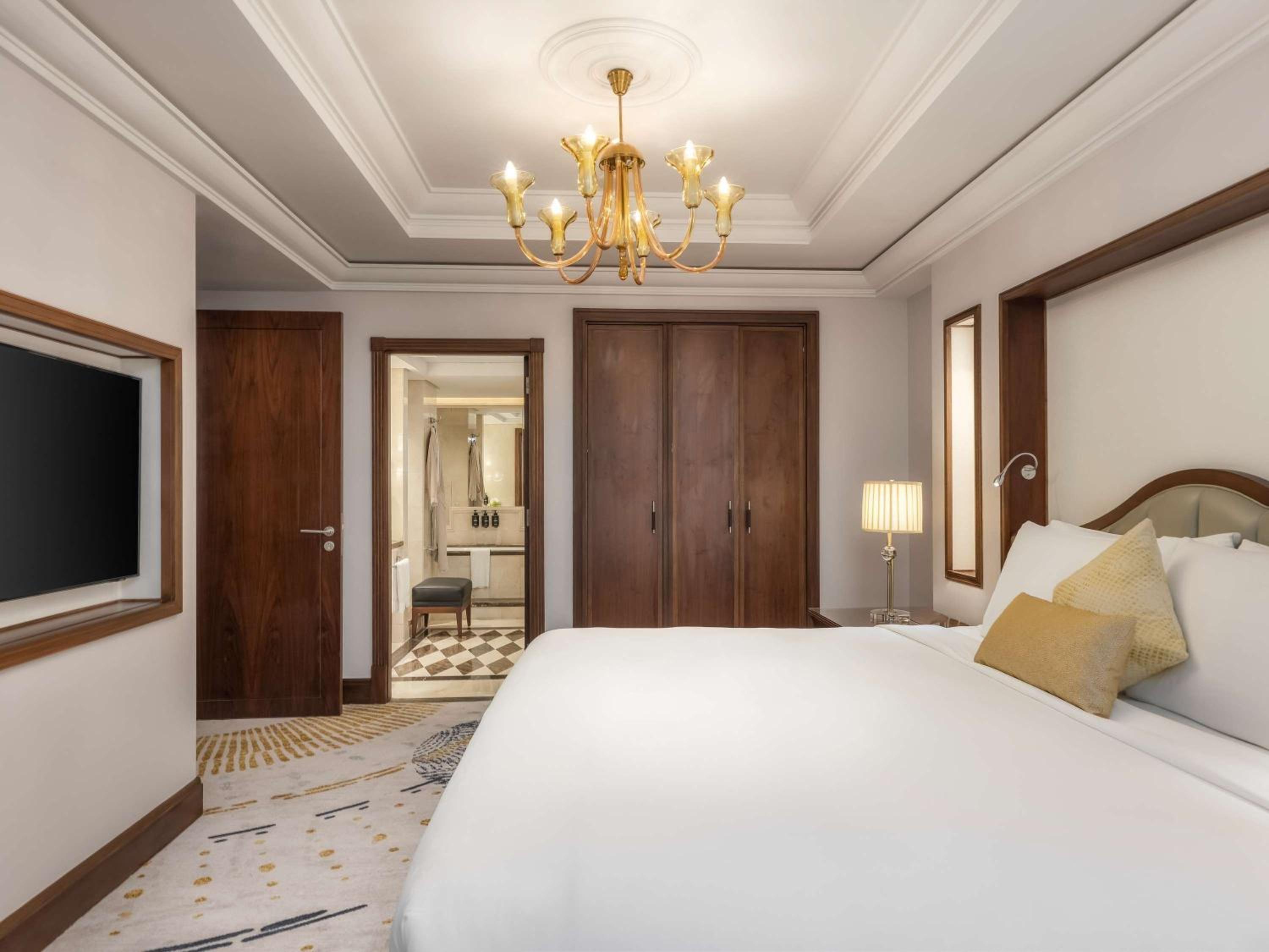 Presidential Two Bedrooms Suite City View