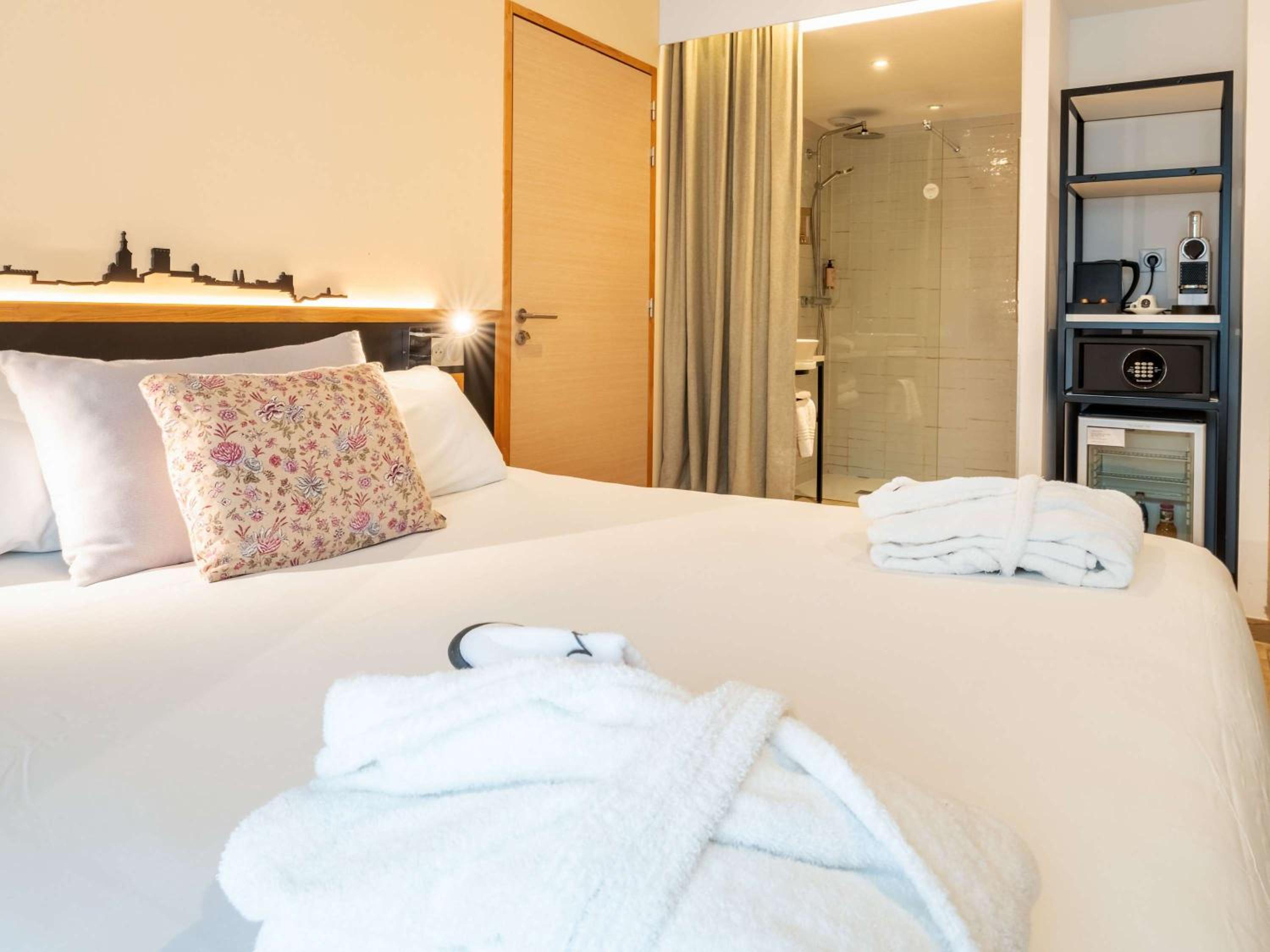 Double Suite with Balcony and One Double Sofa Bed
