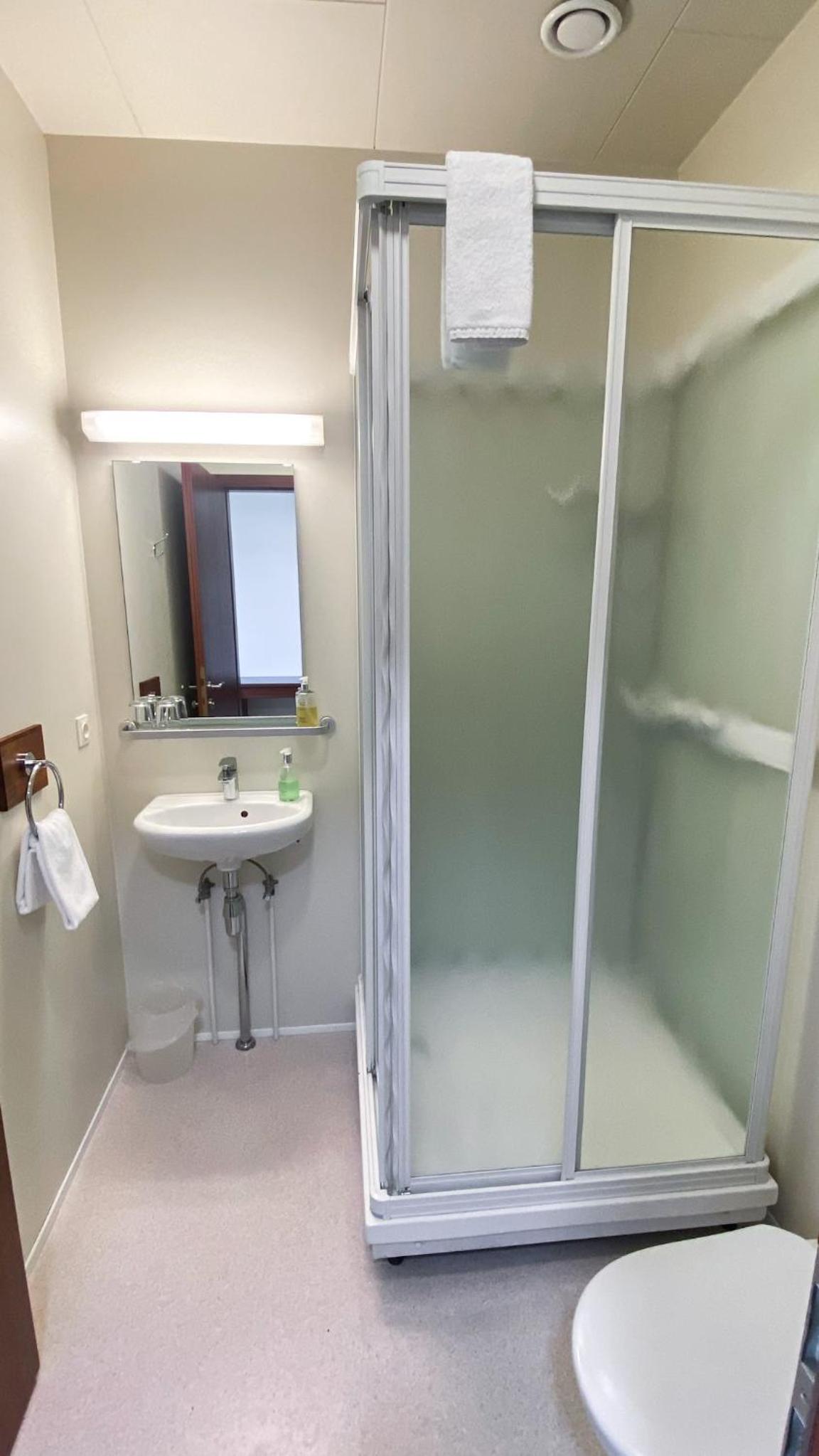 Double or Twin Room - Photo 2