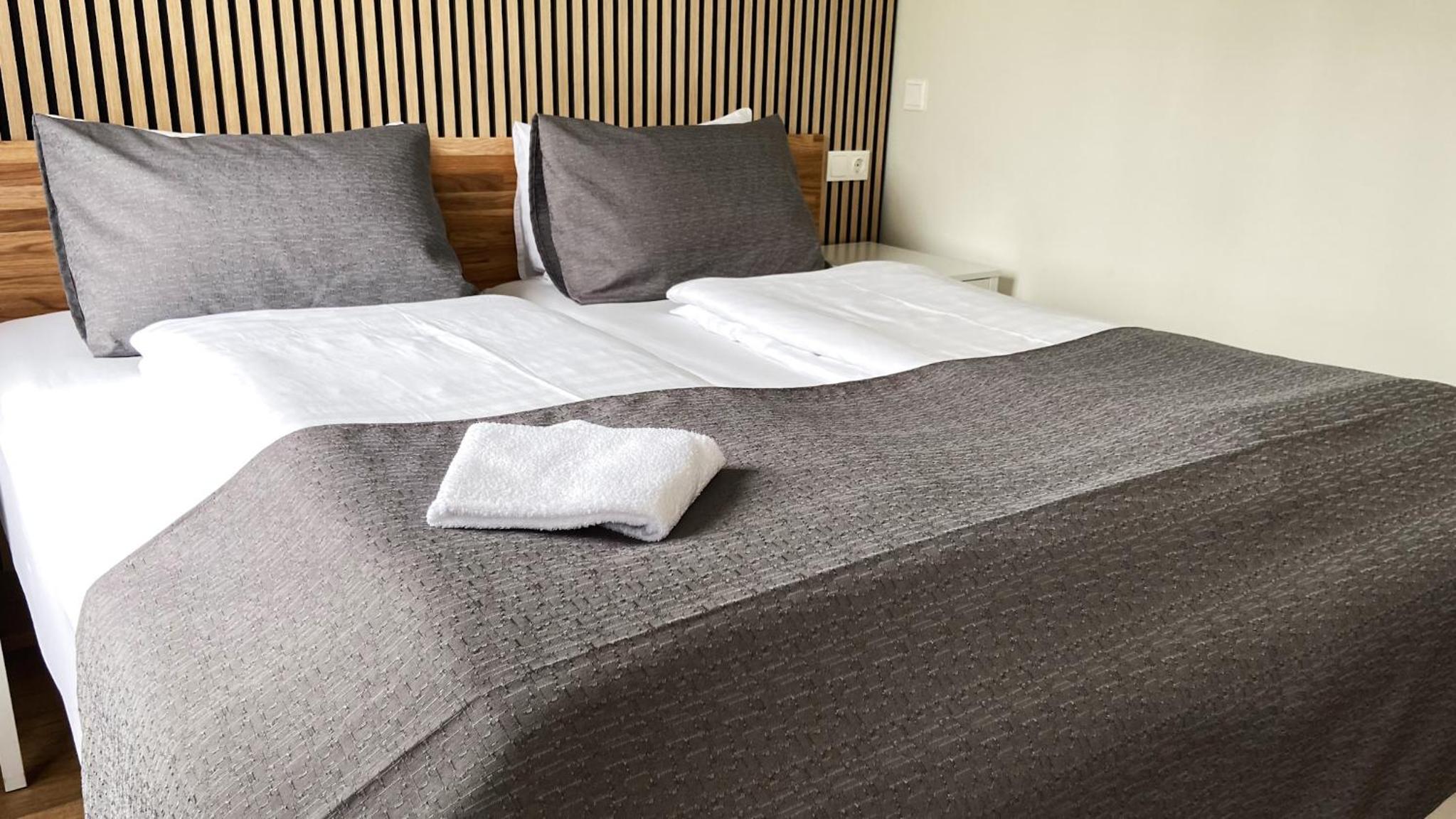 Double or Twin Room - Photo 8