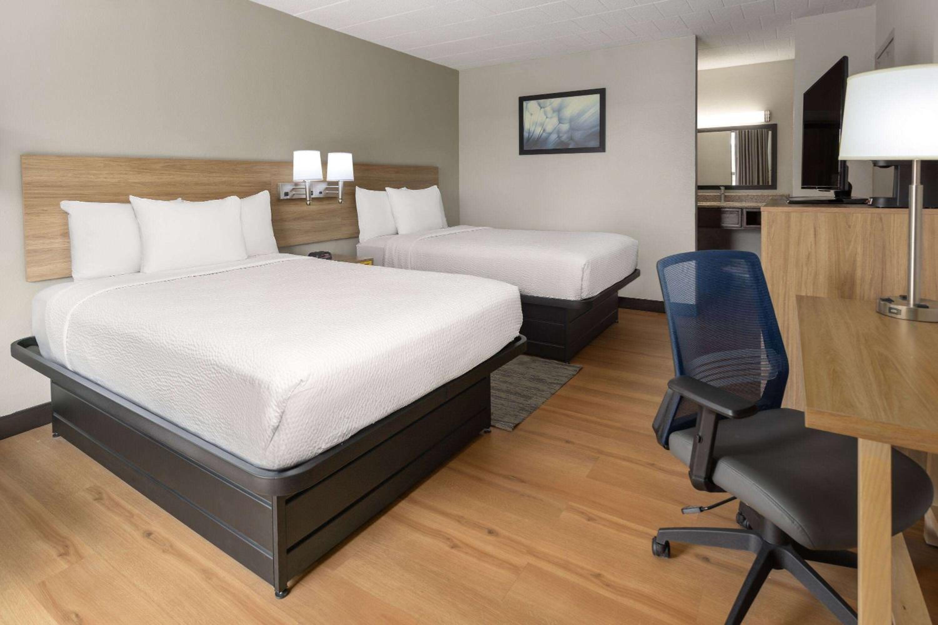 Double Room With Two Double Beds - Non-Smoking photo 1
