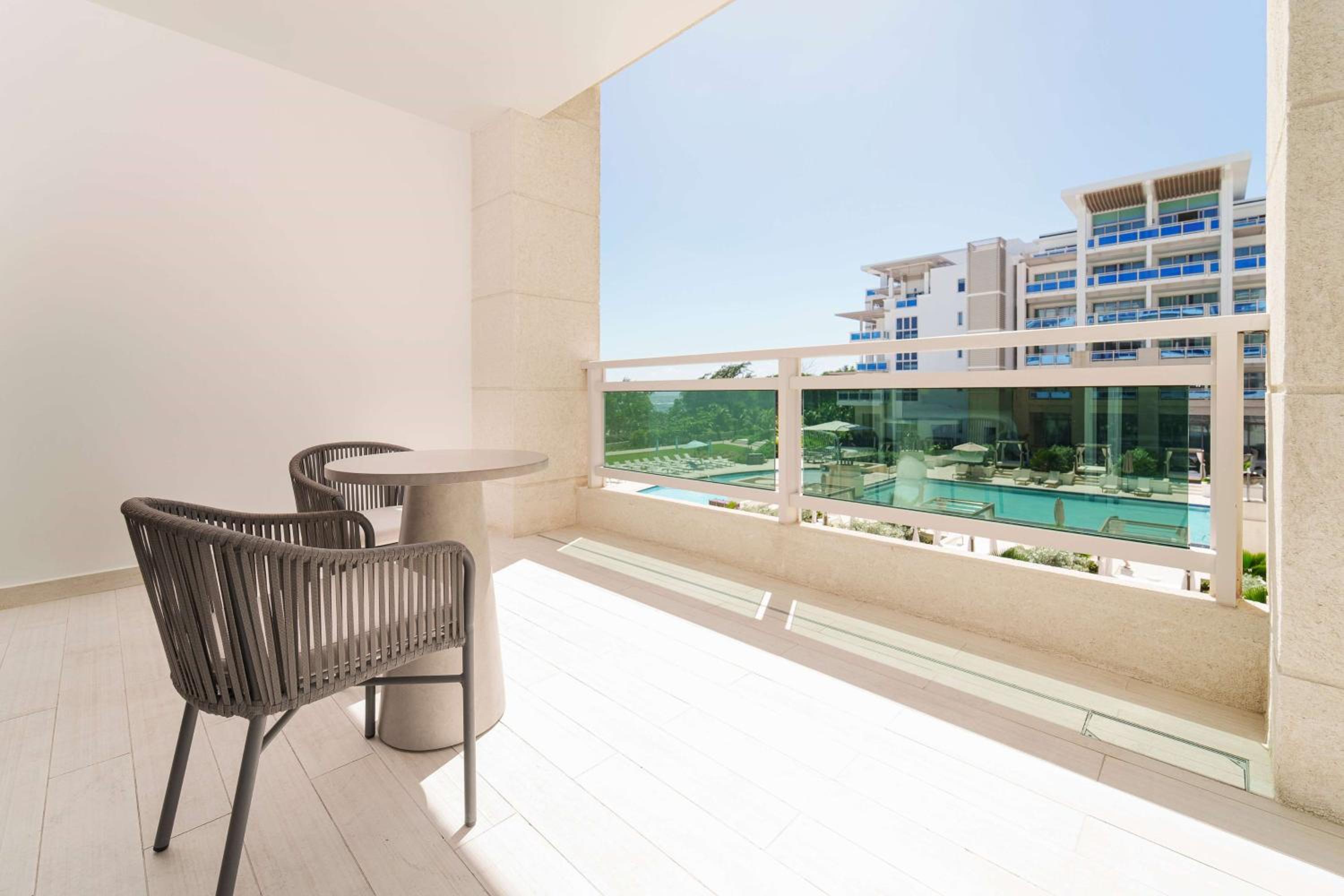 Deluxe King Room with Resort View