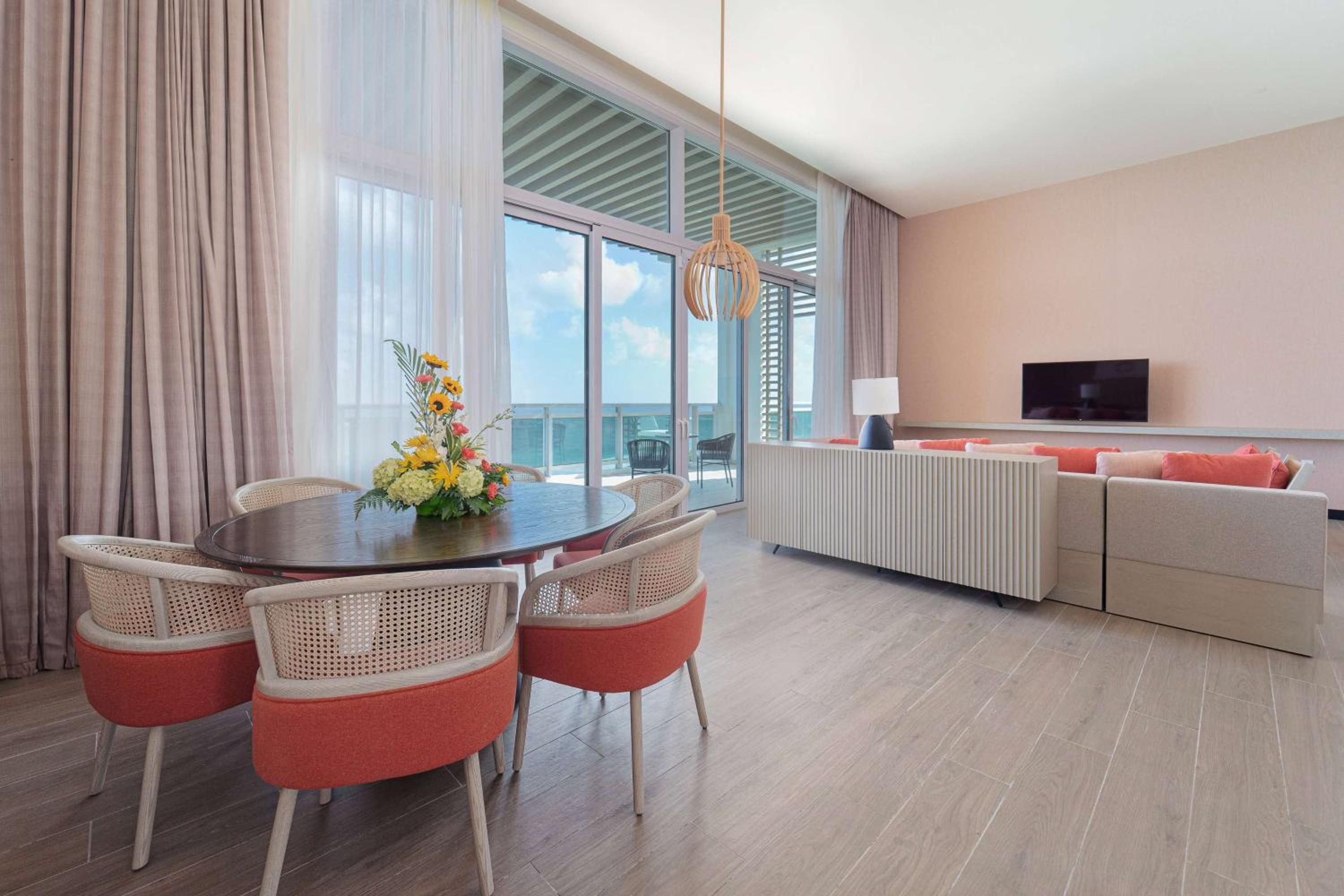 OceanOne-Bedroom Suite with Outdoor Tub