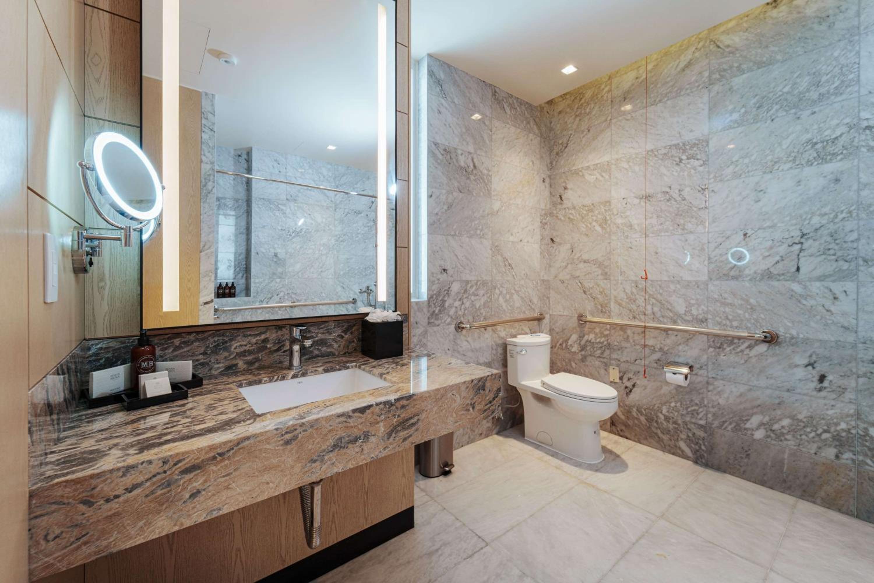 King Room with Ocean View - Accessible