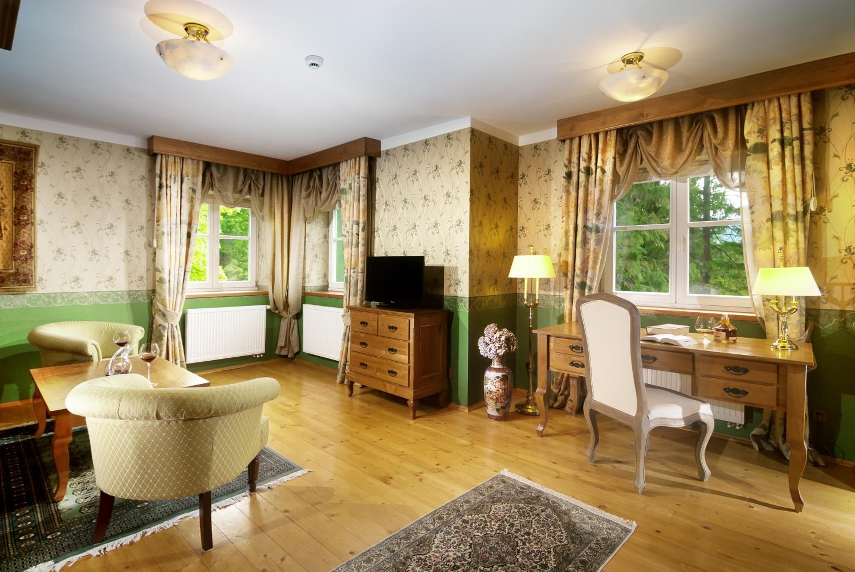 Deluxe Suite photo 2
