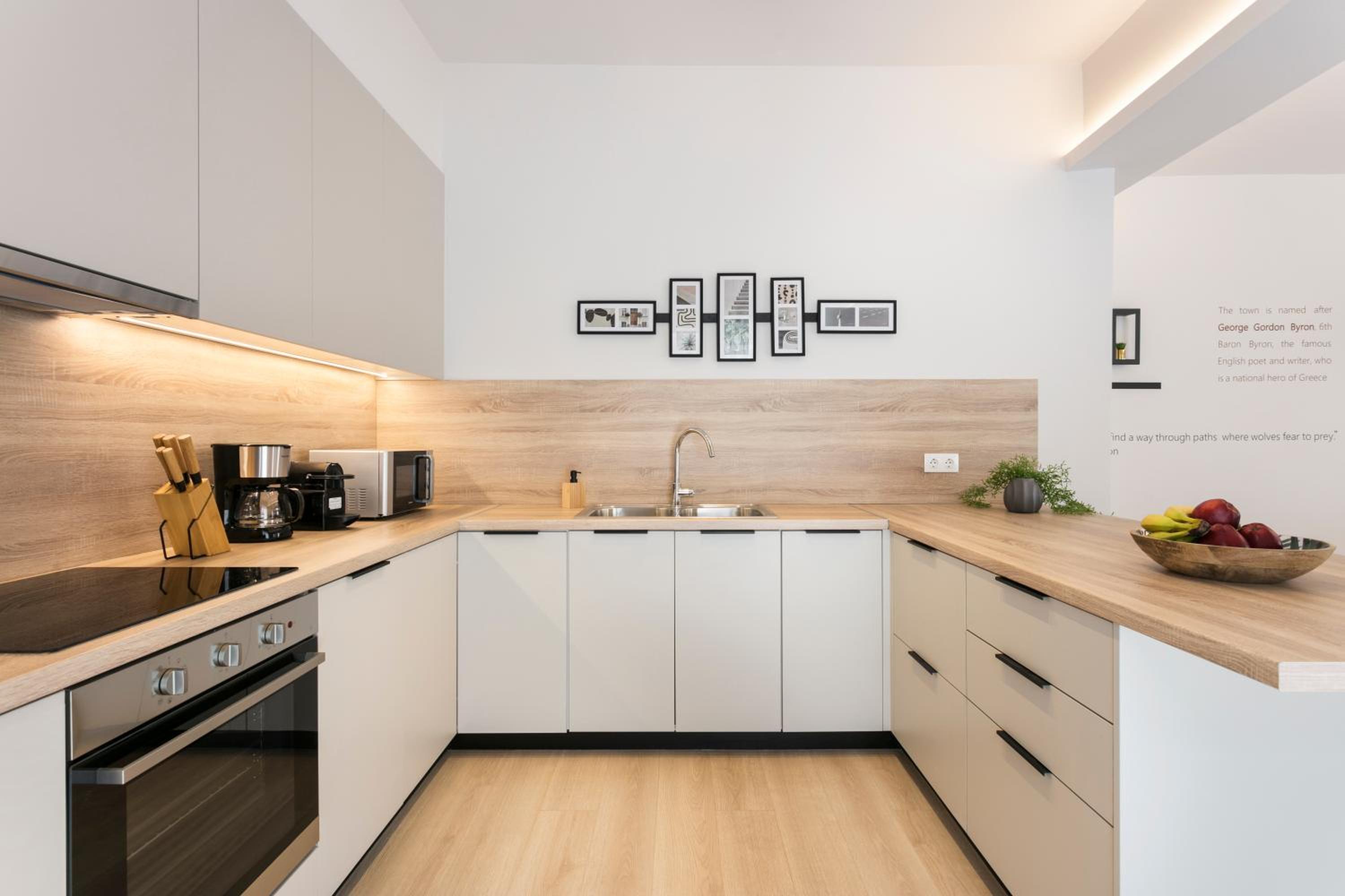 Four-Bedroom Luxury Apartment photo 2