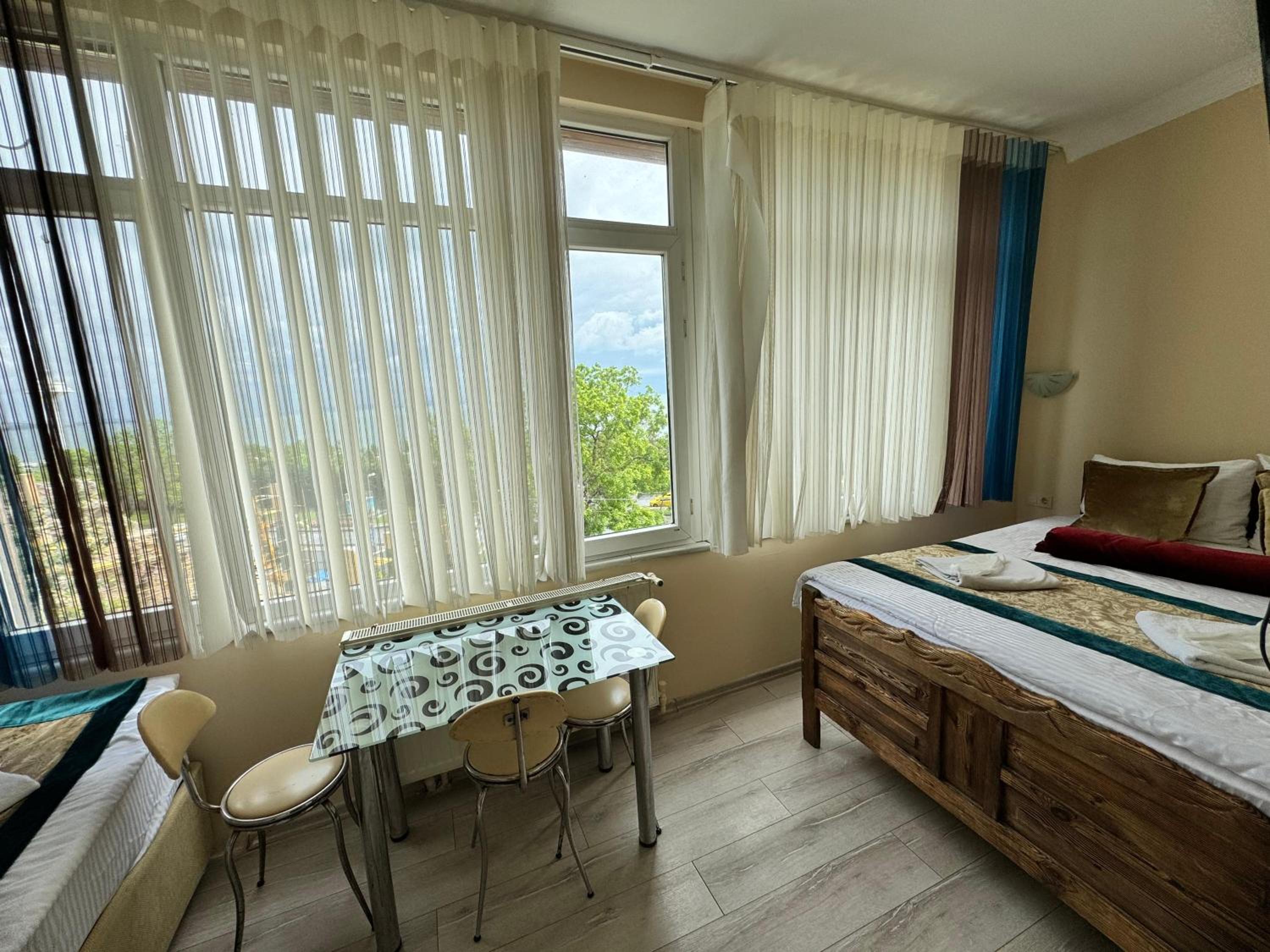 Deluxe Triple Room with Sea View photo 1