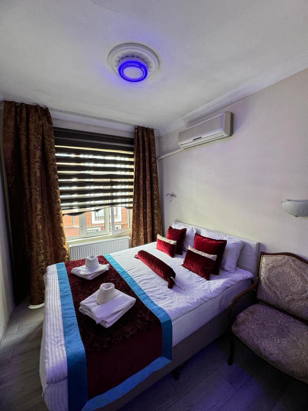 Deluxe Double Room with Extra Bed photo 2
