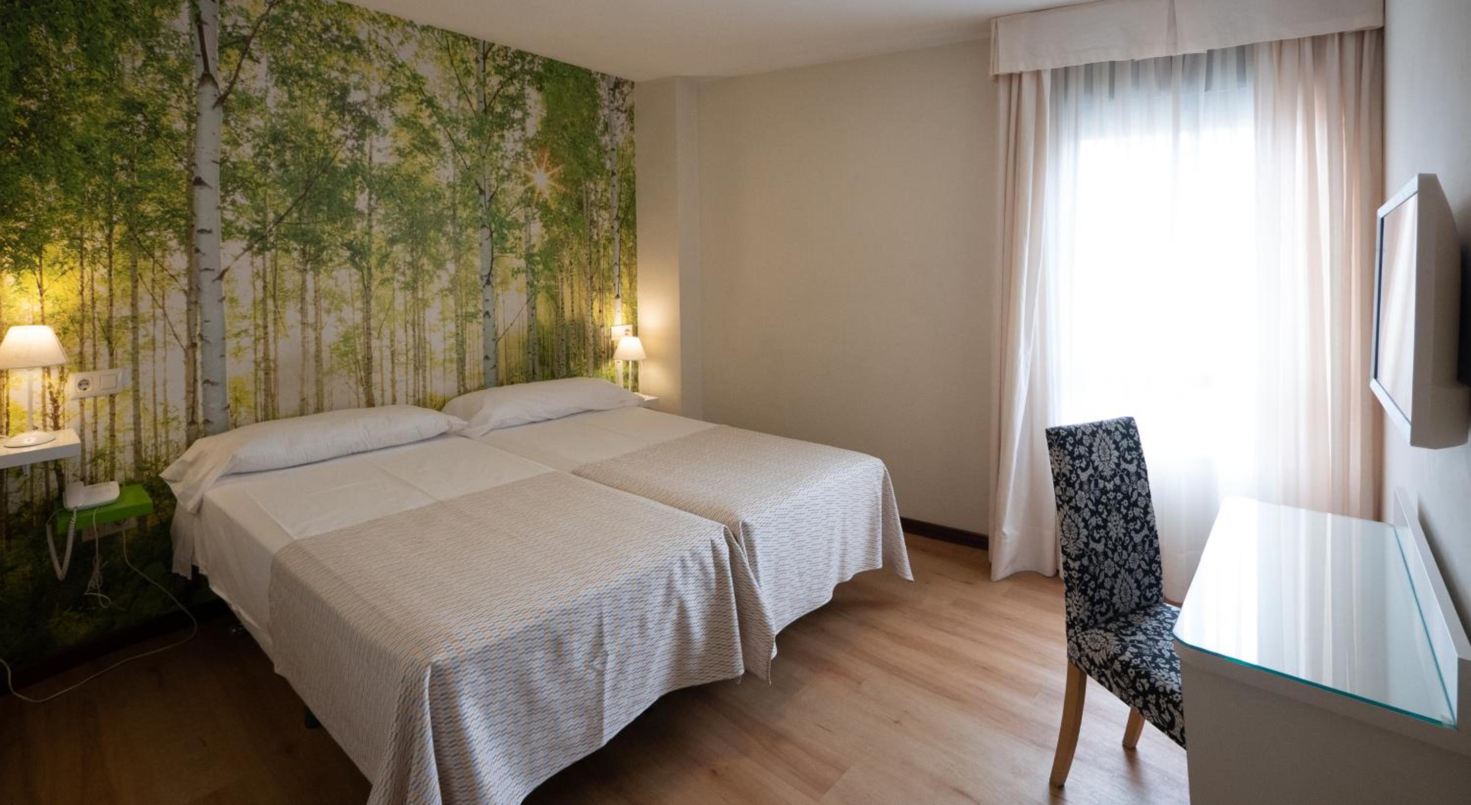 Twin Room - Photo 3