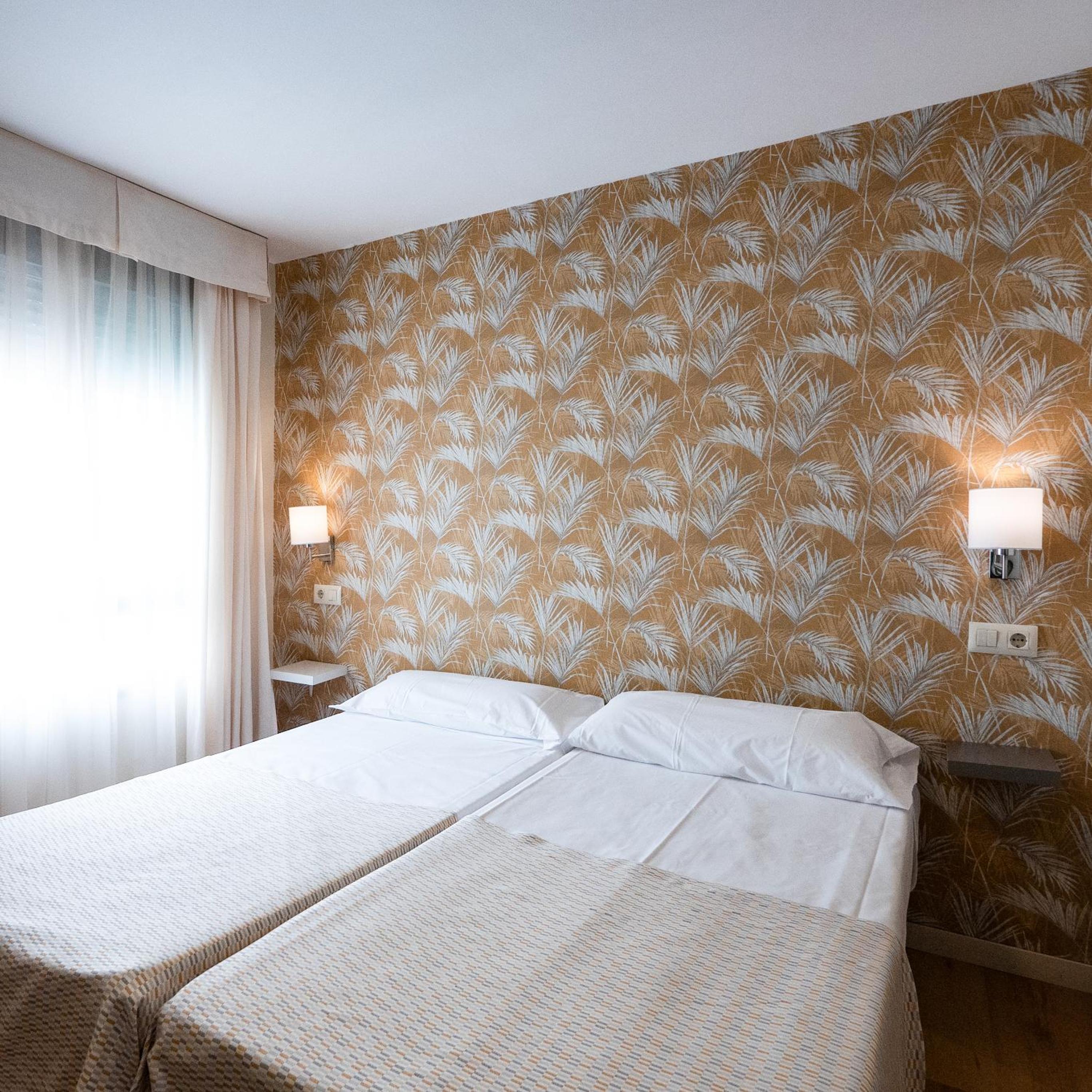 Twin Room - Photo 6
