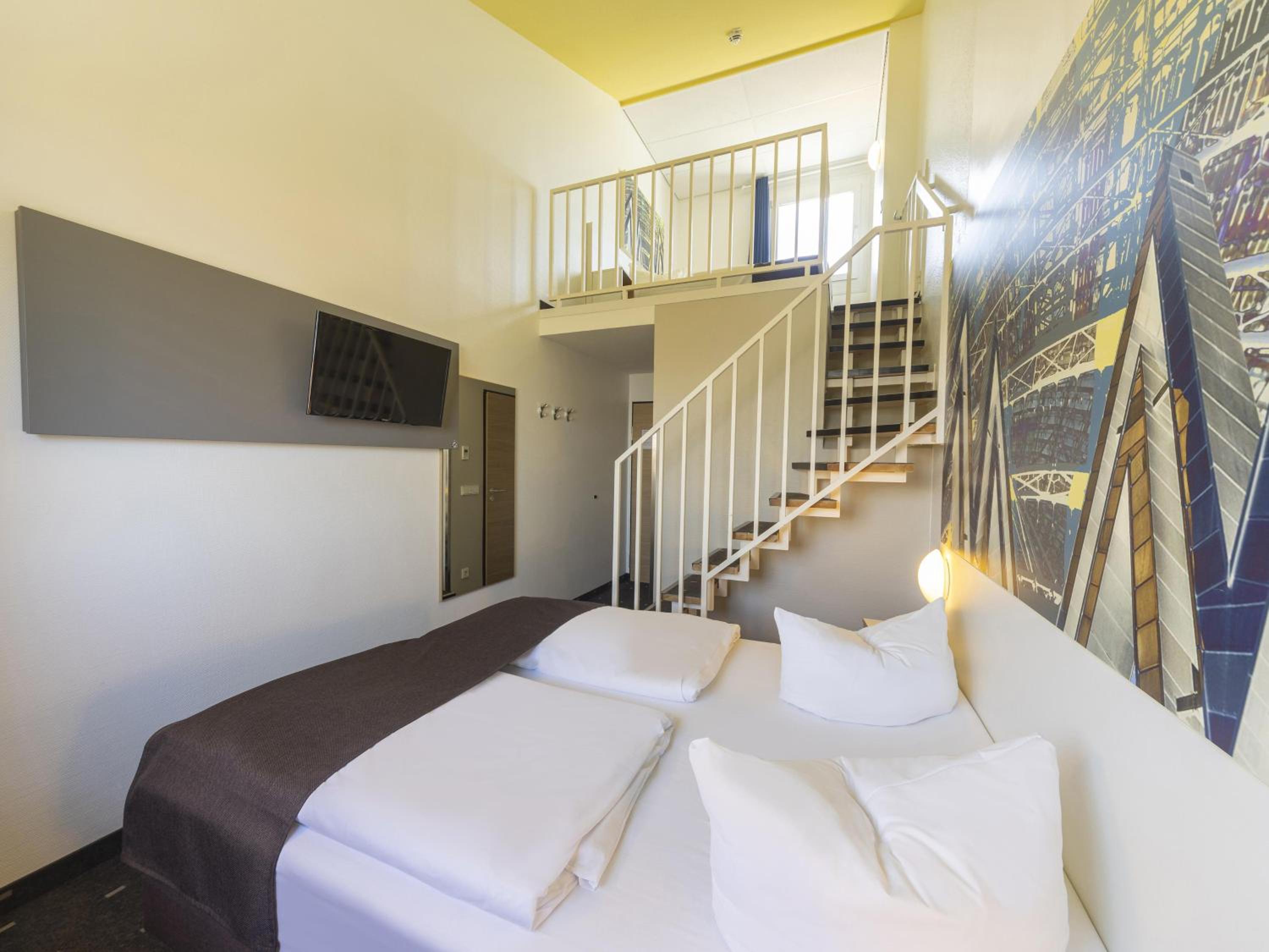 Family Room - Photo 6