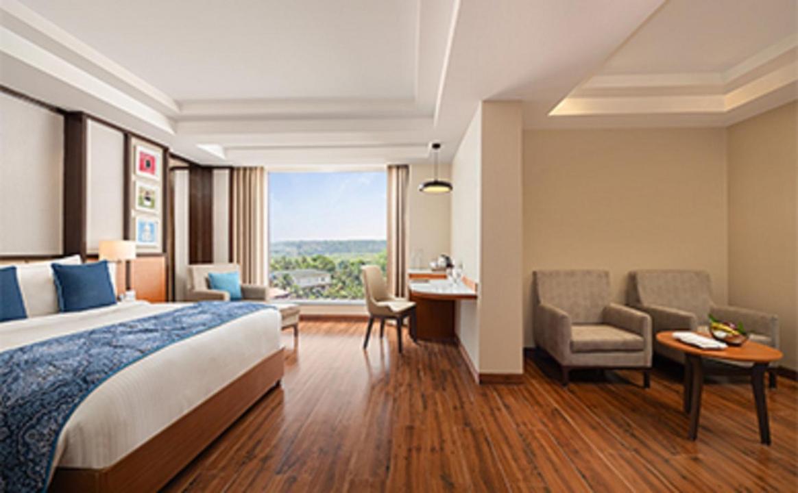 Junior Suite with 2 hours of Happy Hours on complimentary select beverages - Photo 9