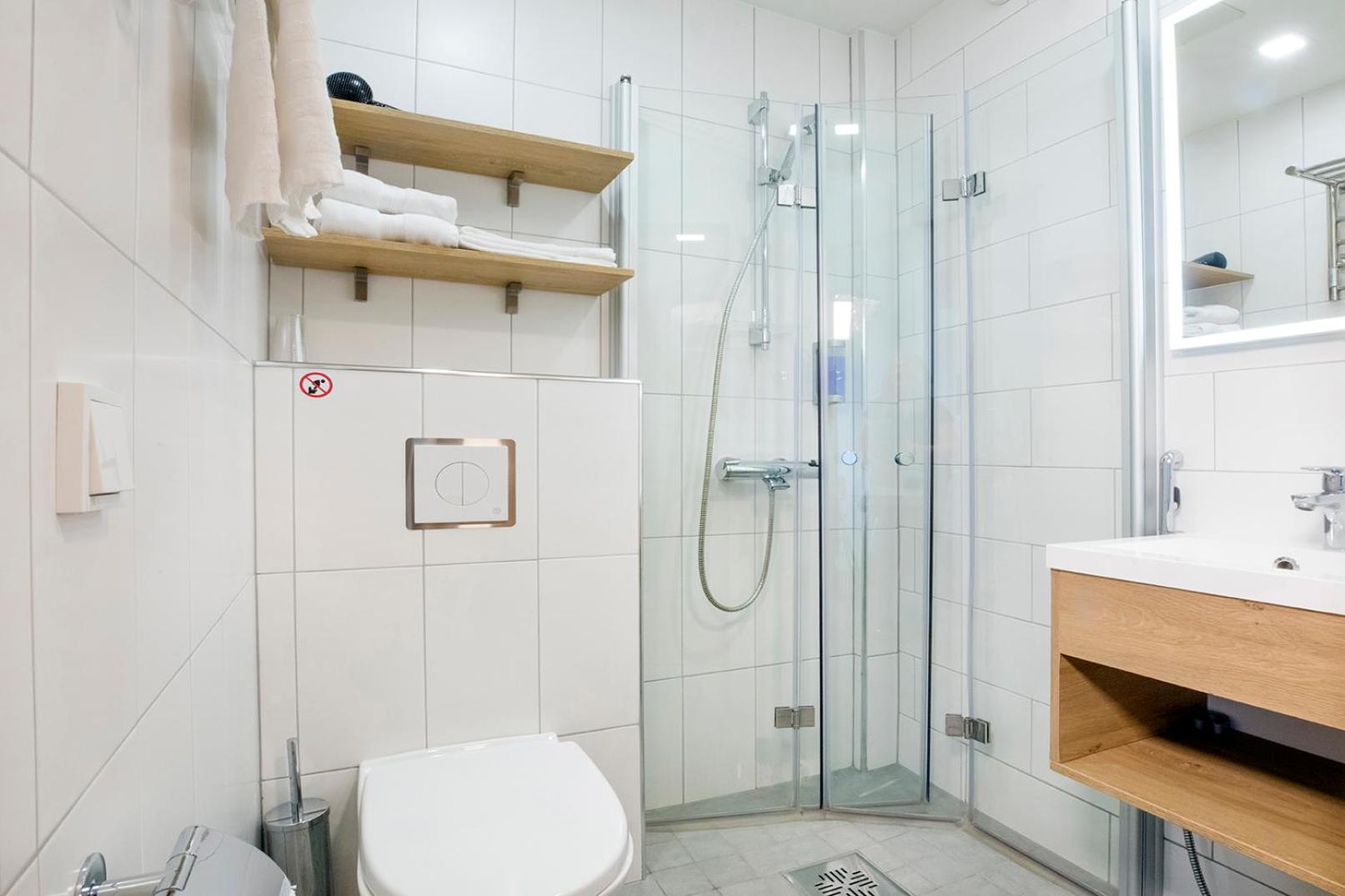 Standard Twin Room - Photo 10