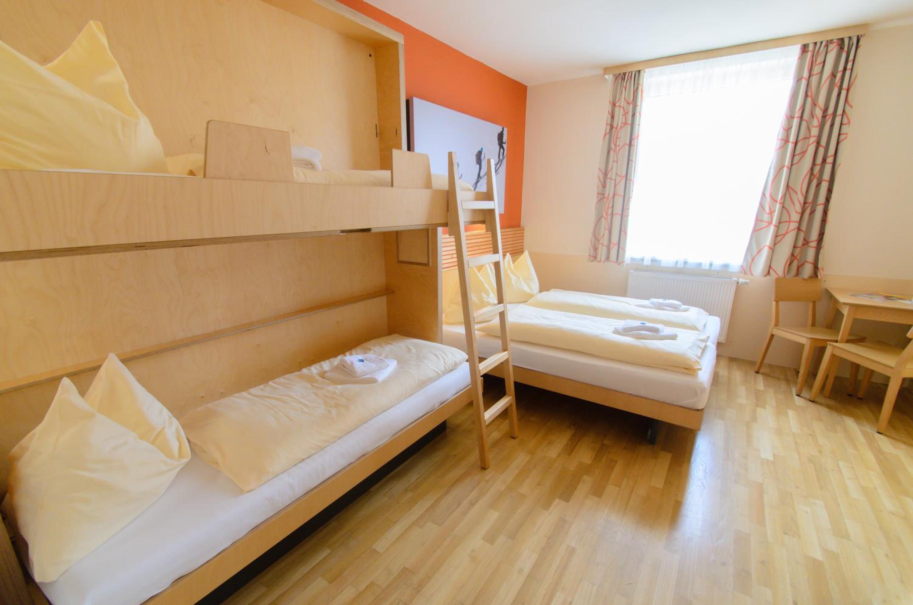 Quadruple Room - Photo 1