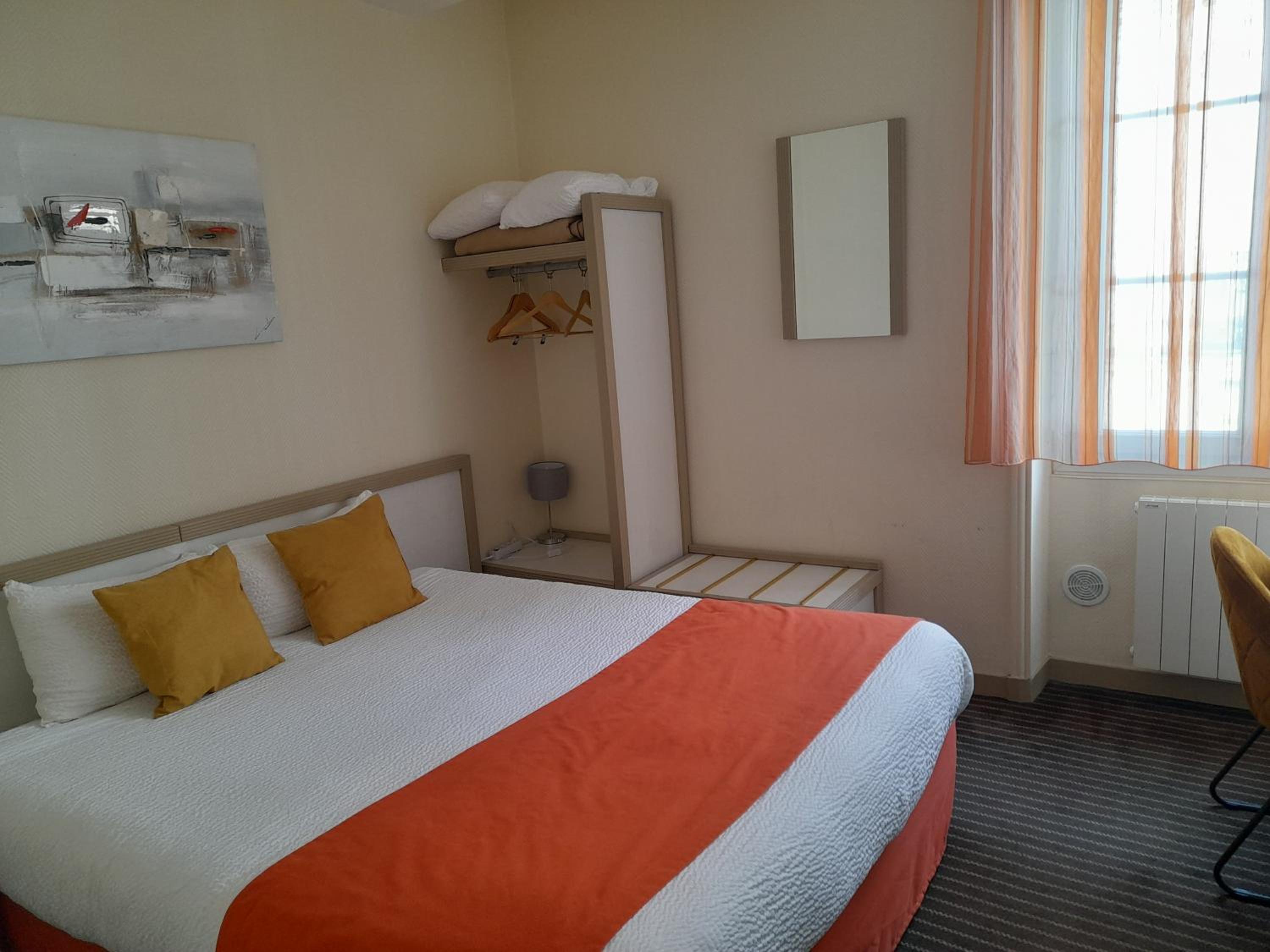 Double Room - Photo 4