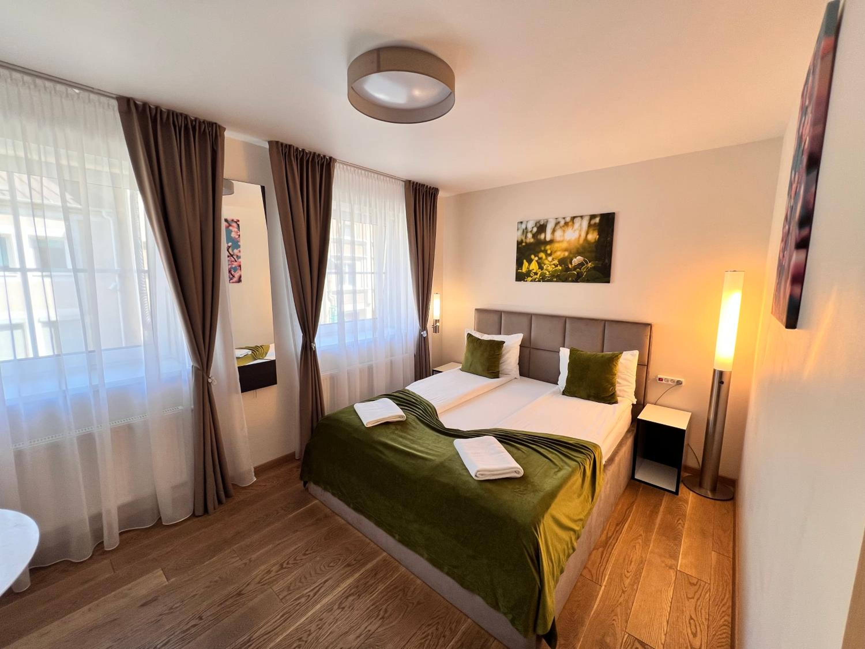 Double Room with Shared Bathroom photo 3