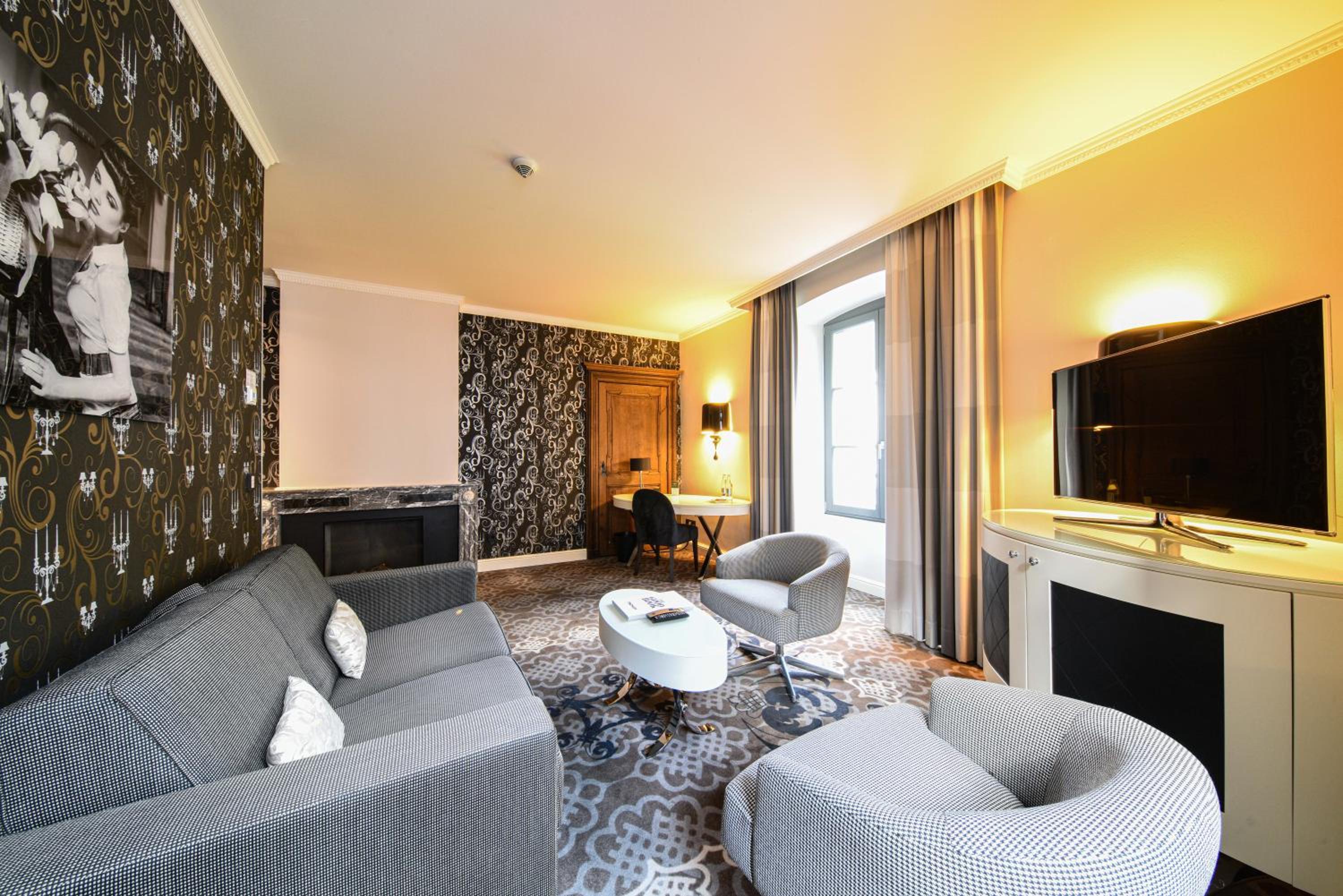 Suite with Spa Bath - Photo 9