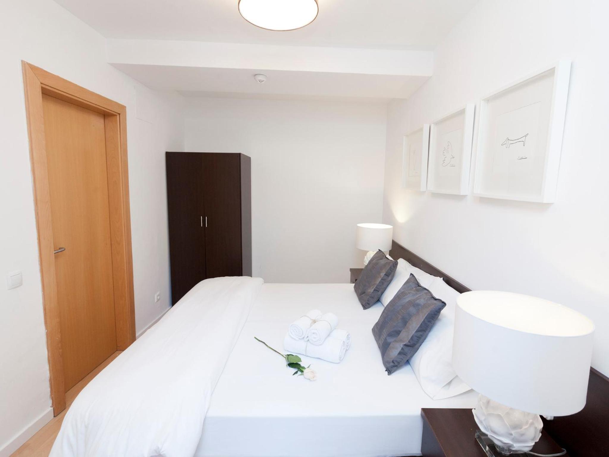 Three-Bedroom Apartment with Balcony photo 3