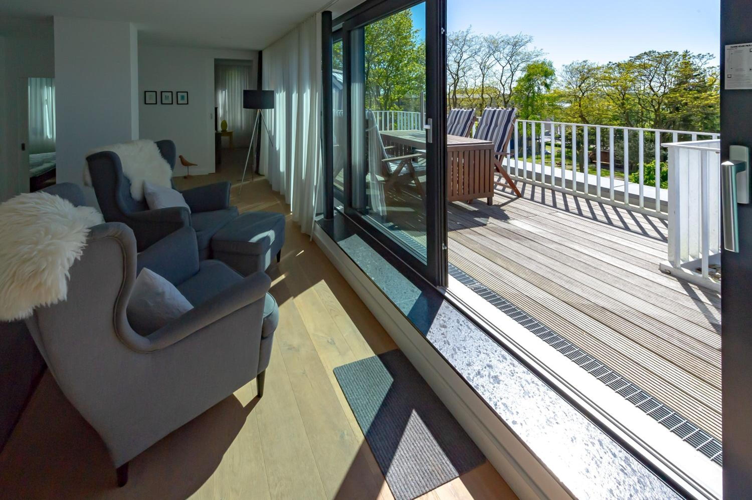 Apartment with Terrace photo 2