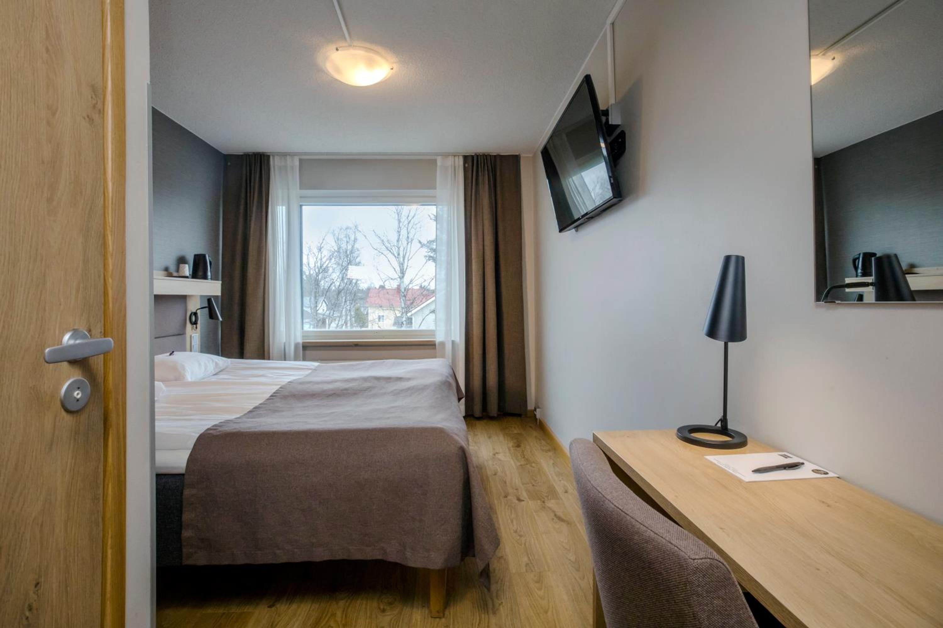 Standard Double Room - Photo 8