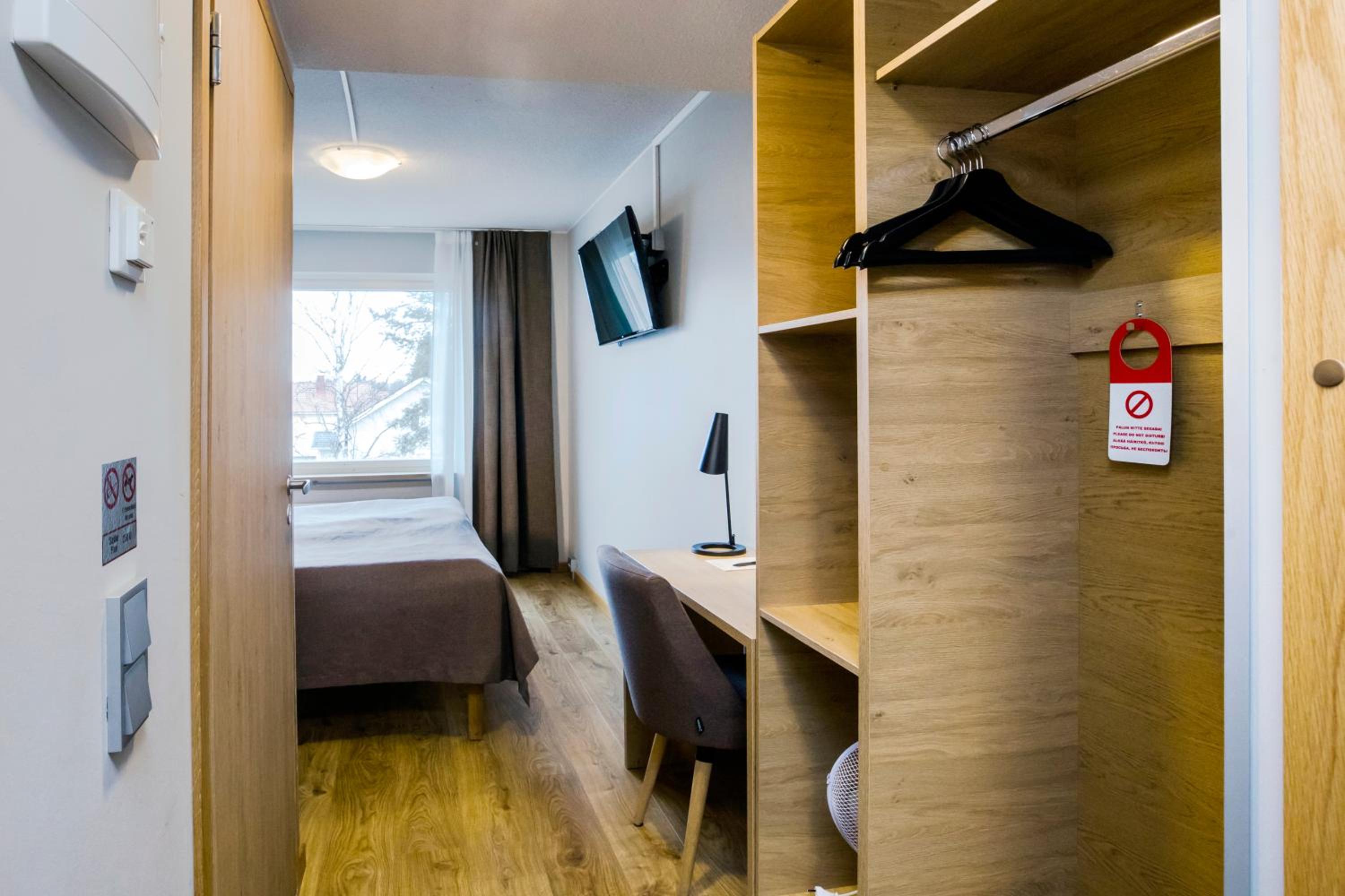 Standard Double Room - Photo 10