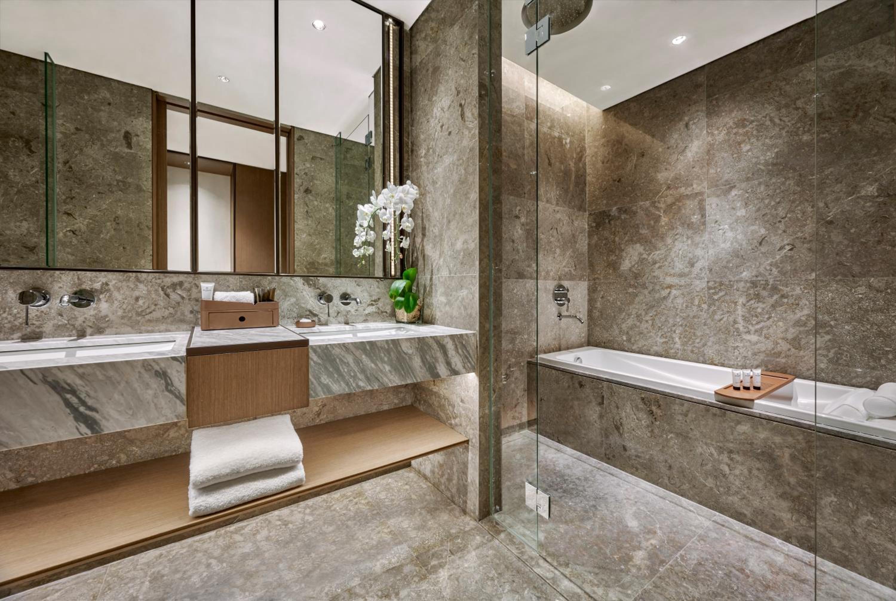 Executive Twin Room - Photo 3
