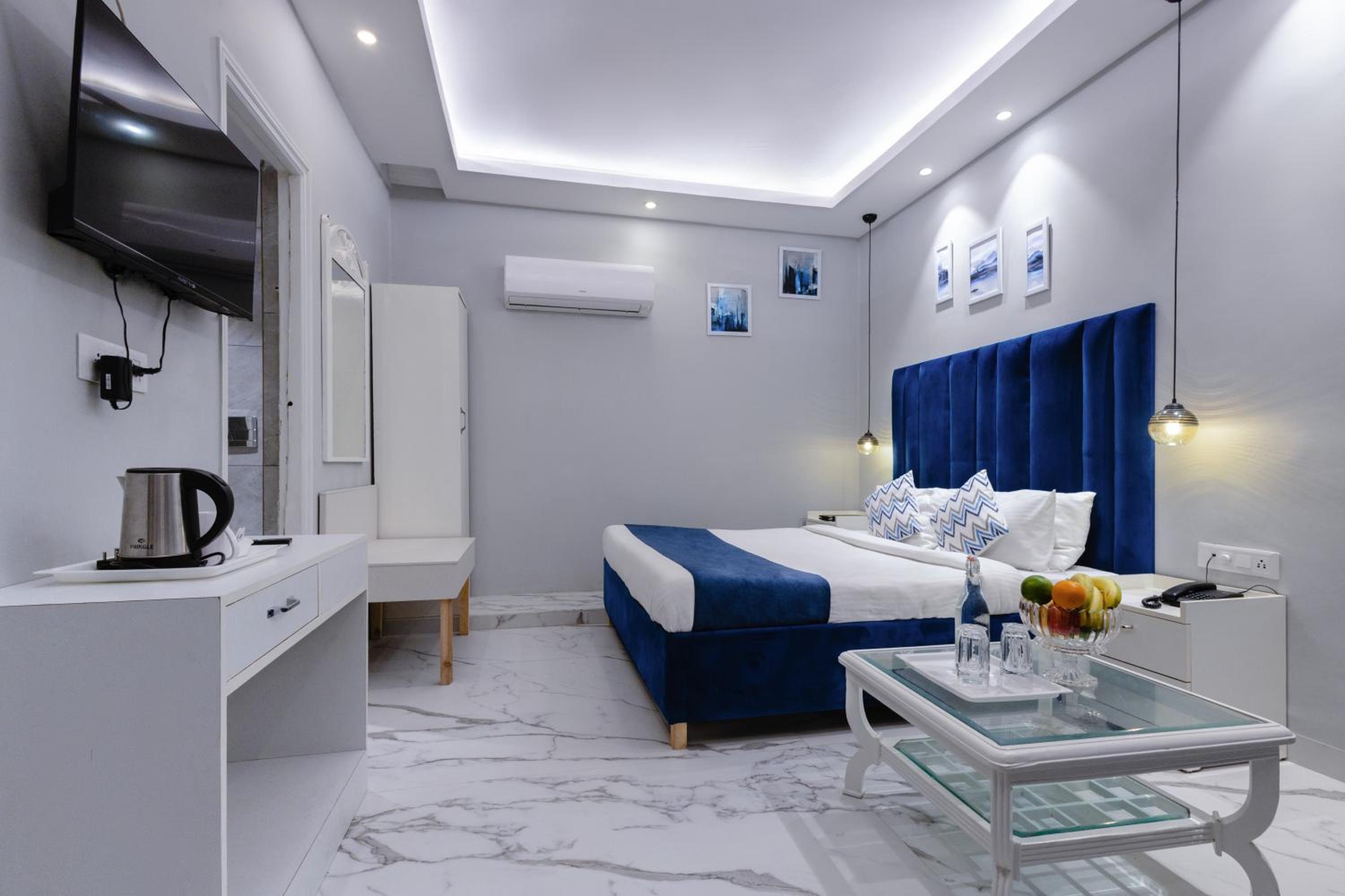 Large Double Room photo 1