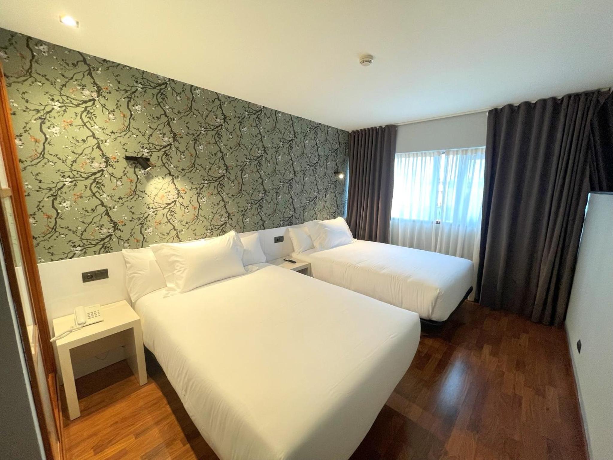 Family Room - Photo 11