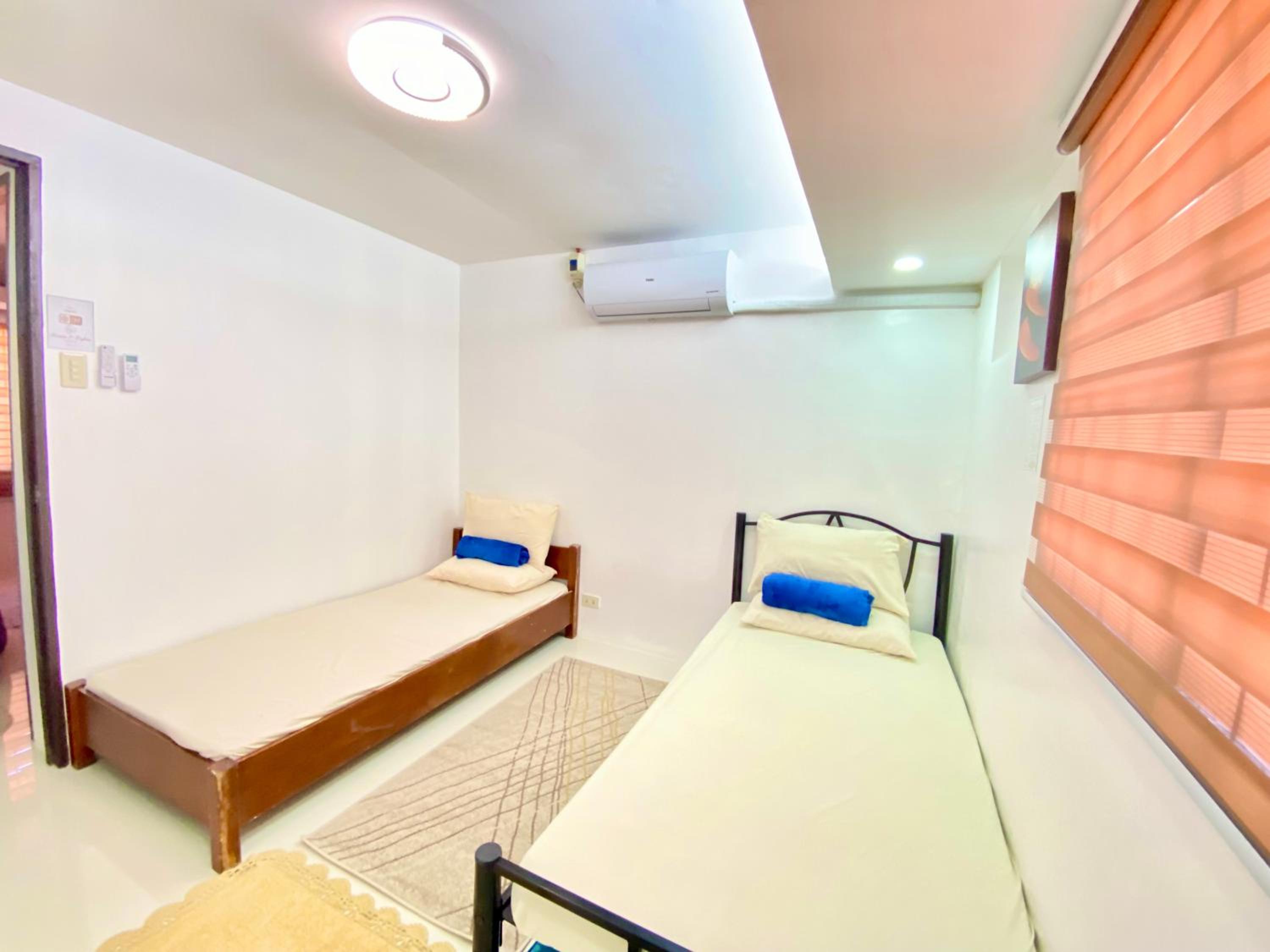 One-Bedroom House photo 1