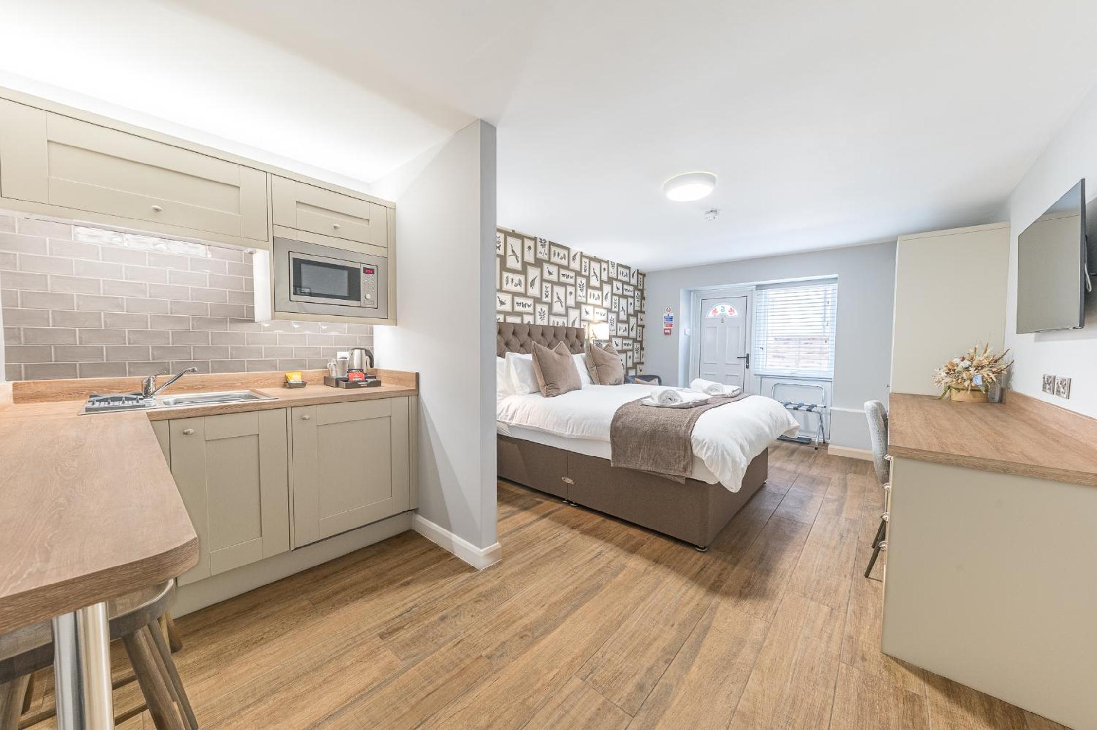 Superior King Room - Photo 15