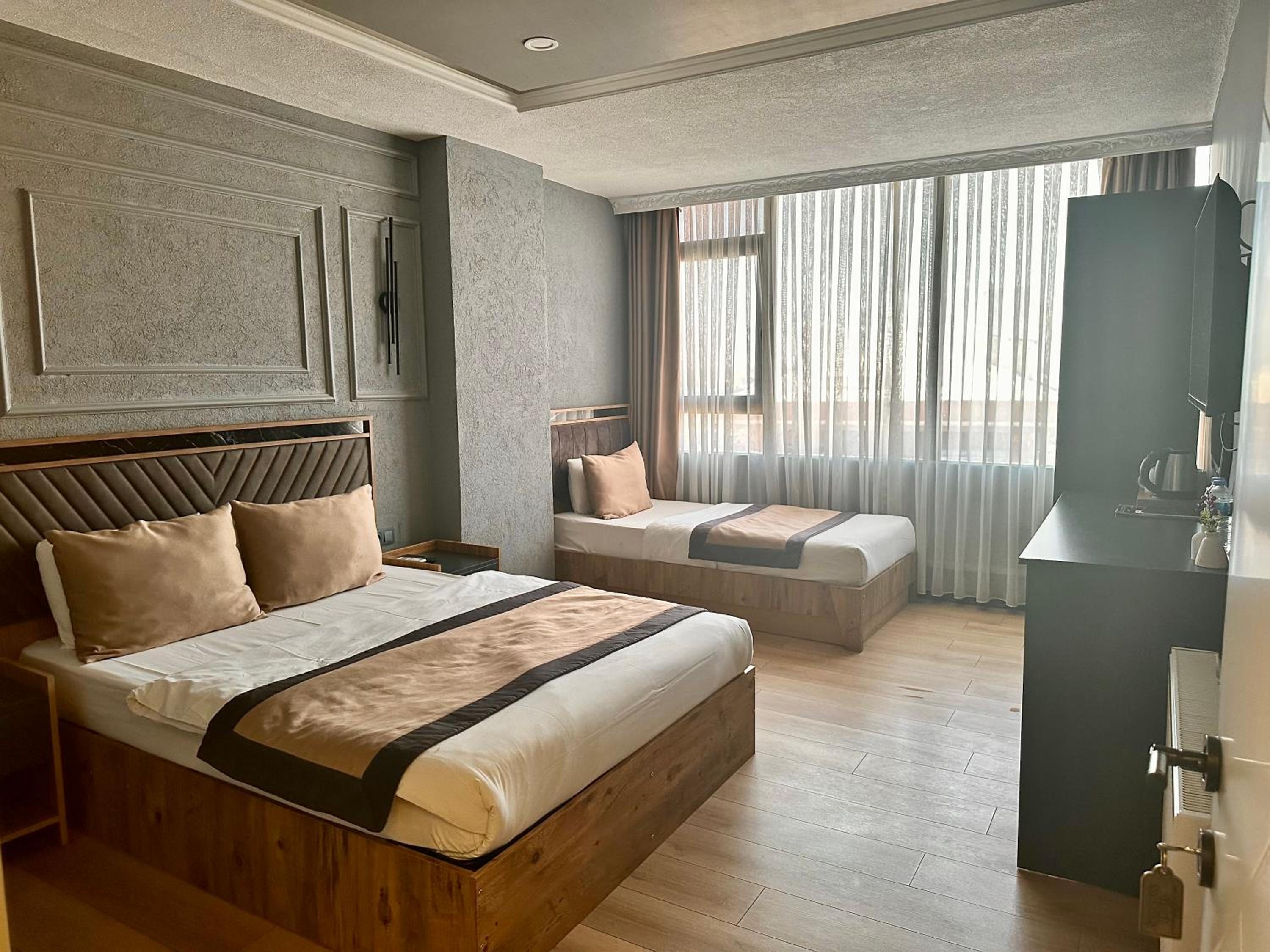 Superior Triple Room - Photo 1
