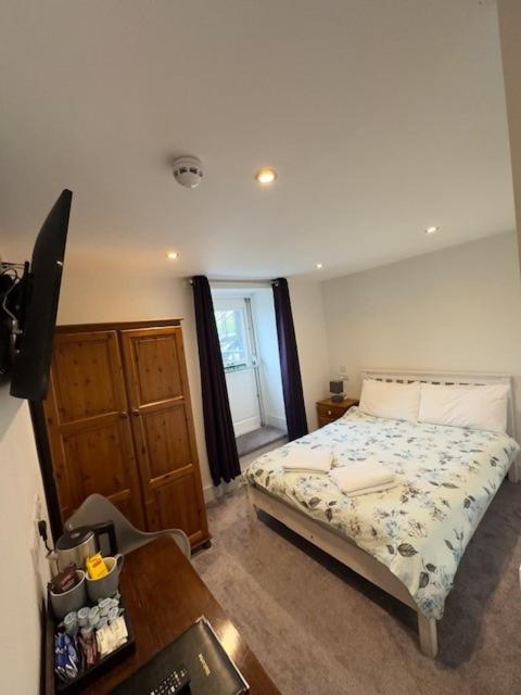 Small Double Room with Private Bathroom