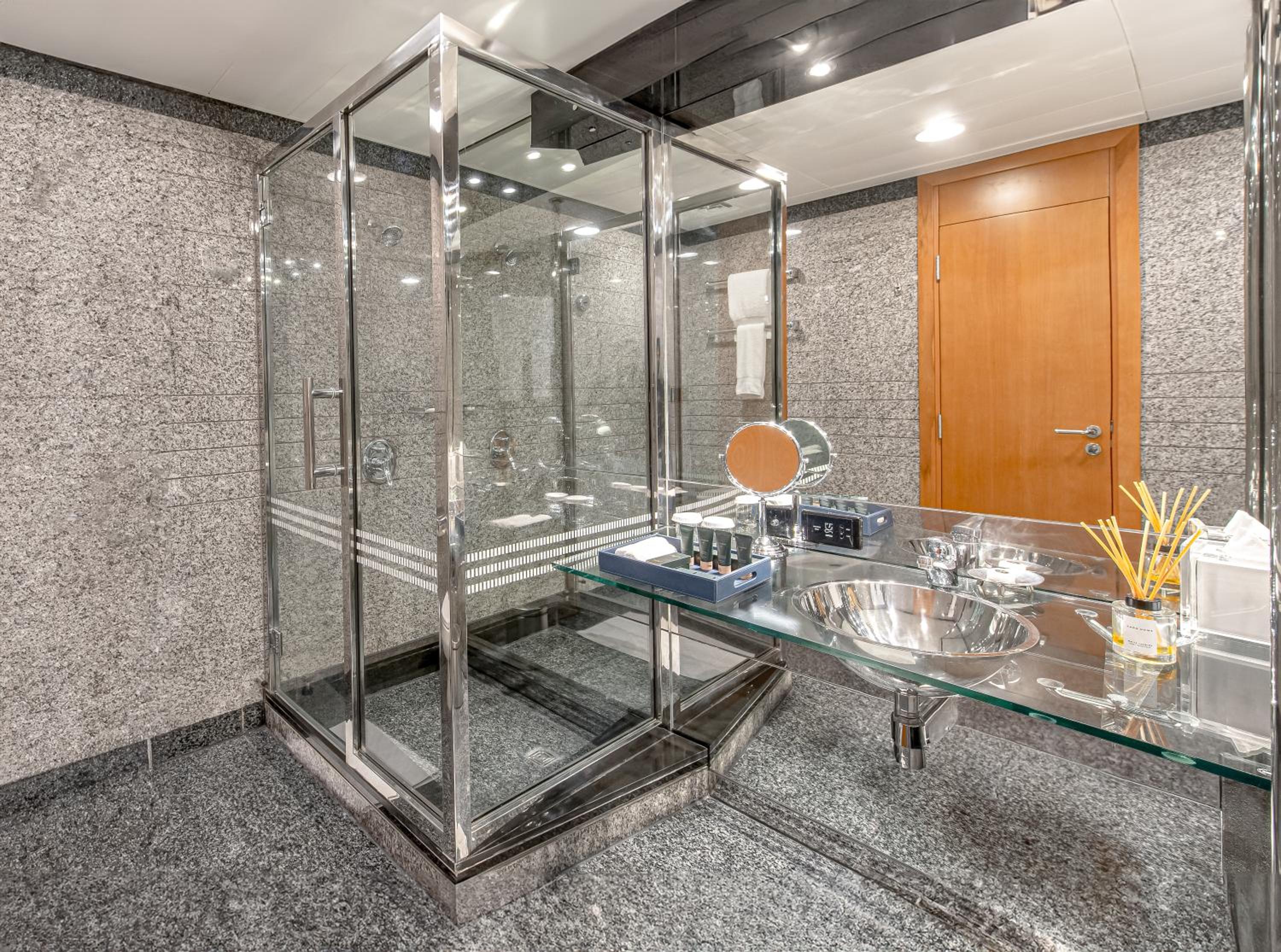 Executive Suite One King
