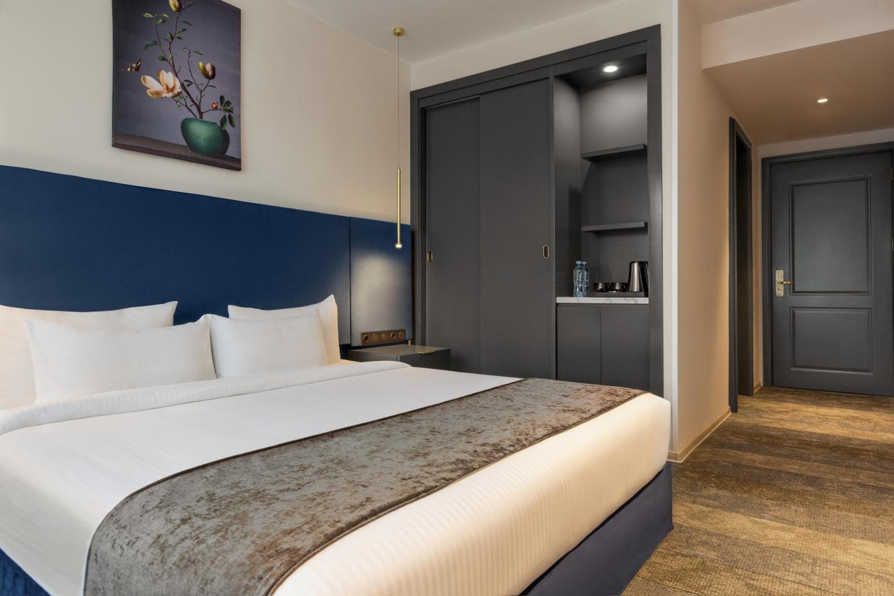 1 King Bed, Standard Room, Non-Smoking - Photo 2