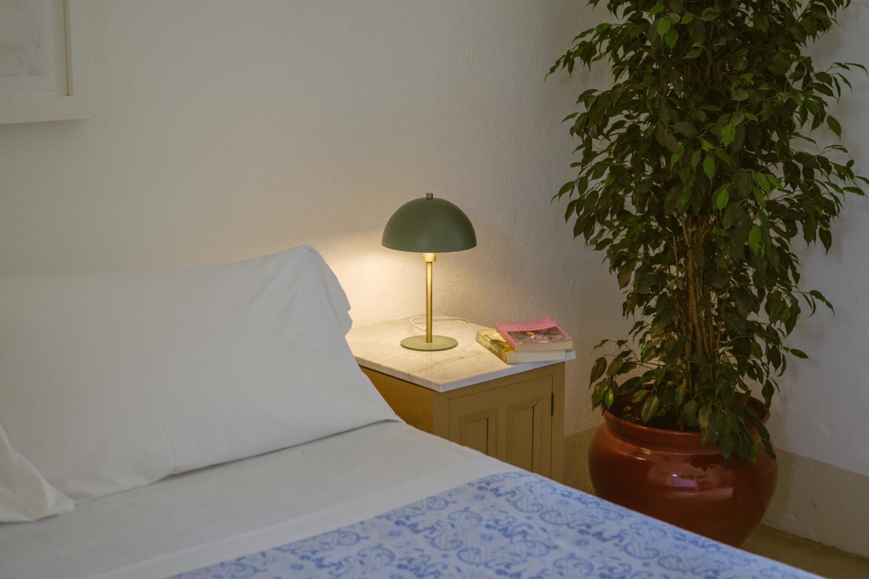 Deluxe Double Room with Patio - Photo 9
