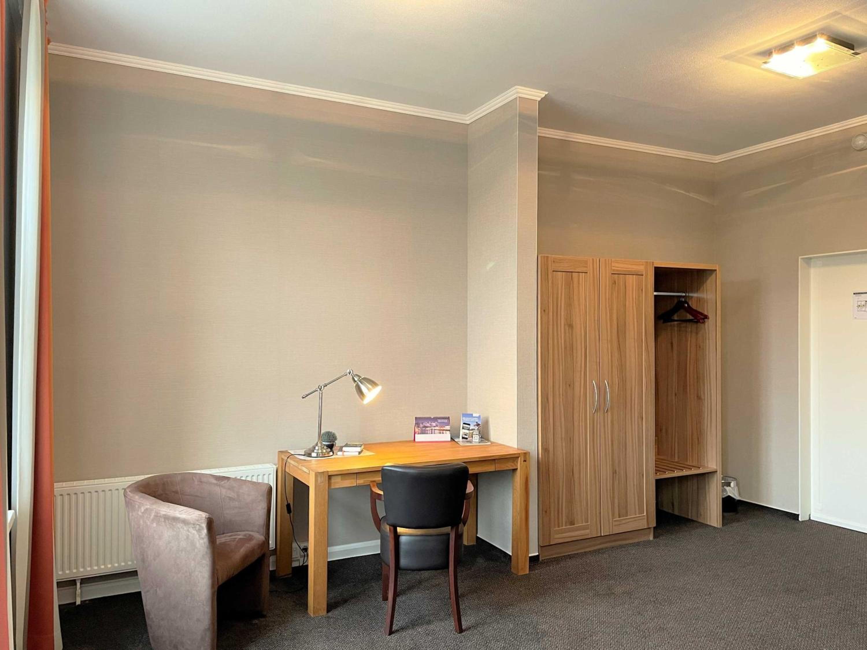 Double Room with Private Bathroom photo 2