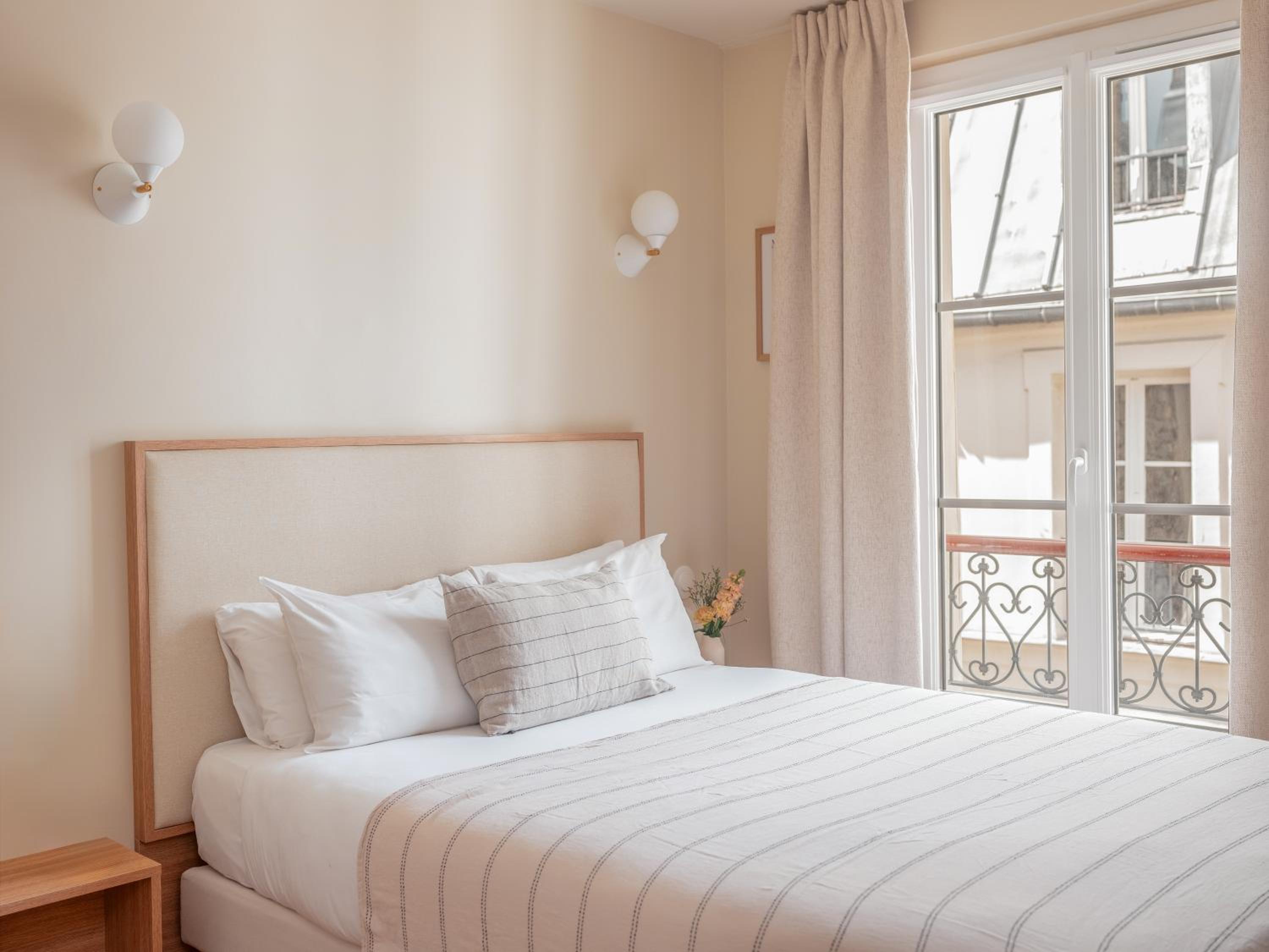 Medium Single Room