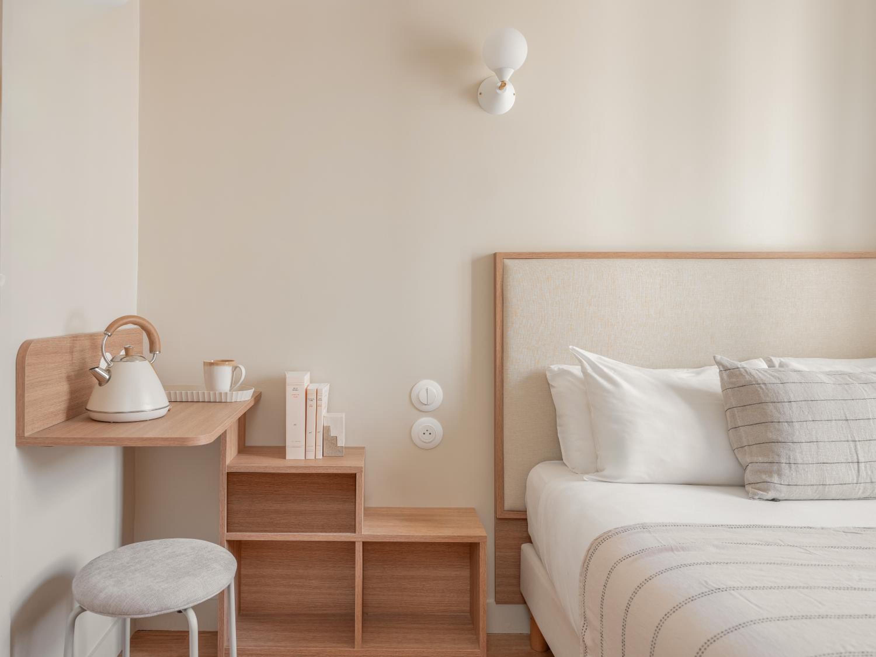 Medium Single Room
