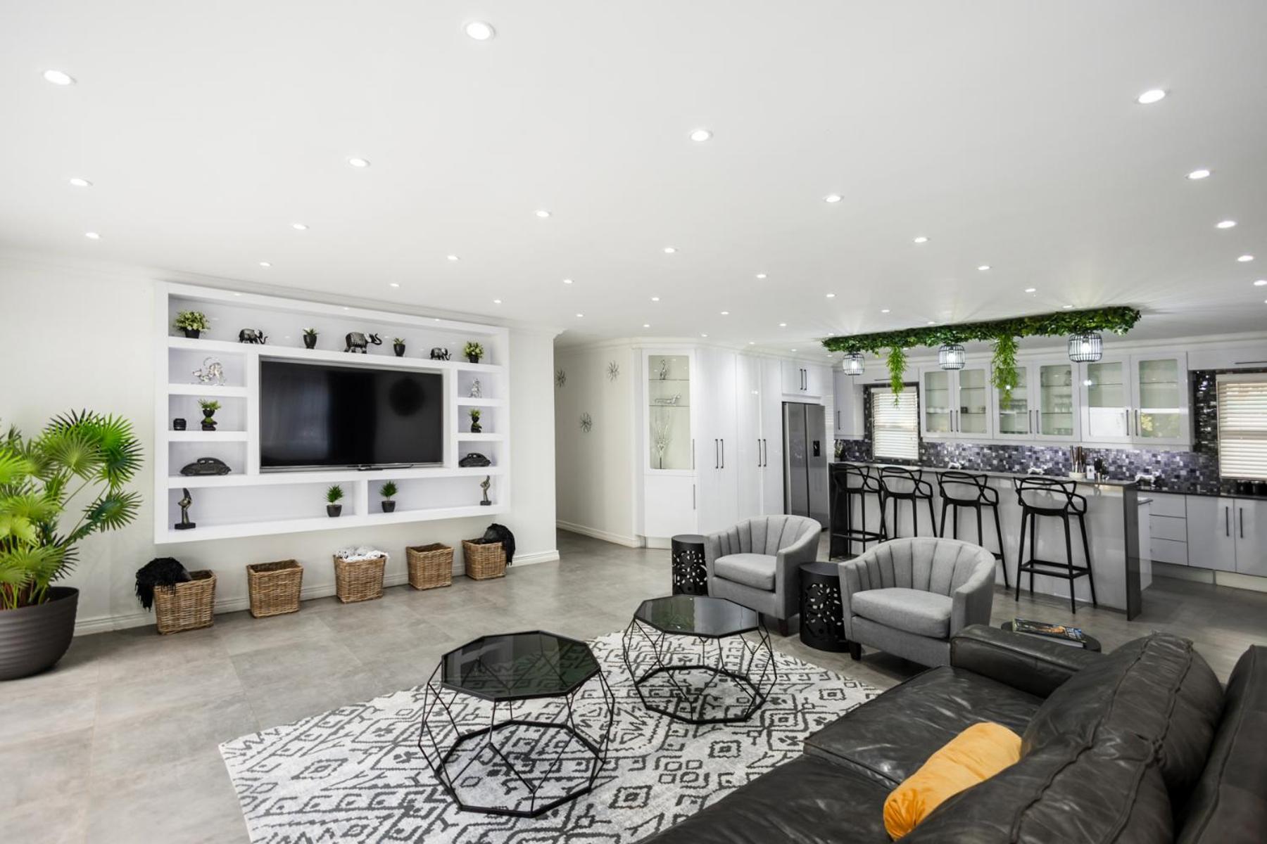 Deluxe Suite - Photo 10