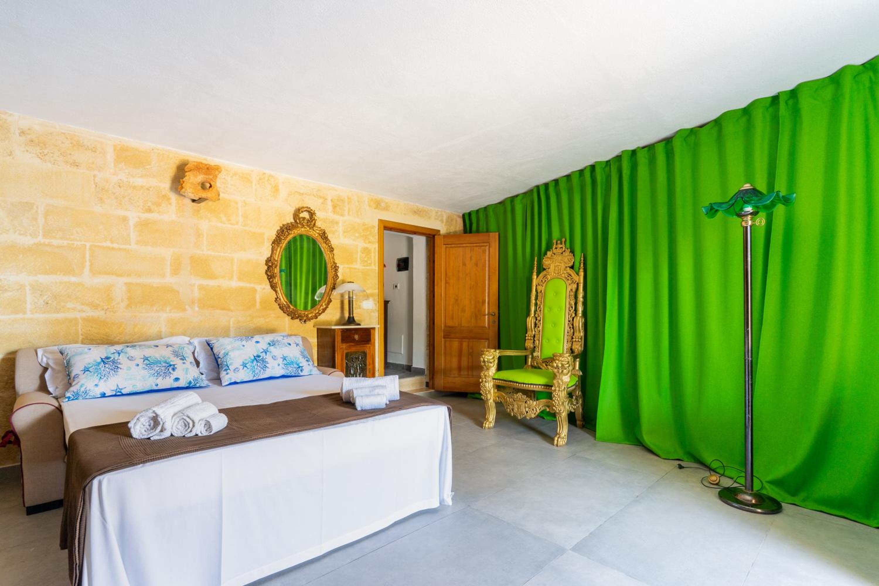 Deluxe Family Suite