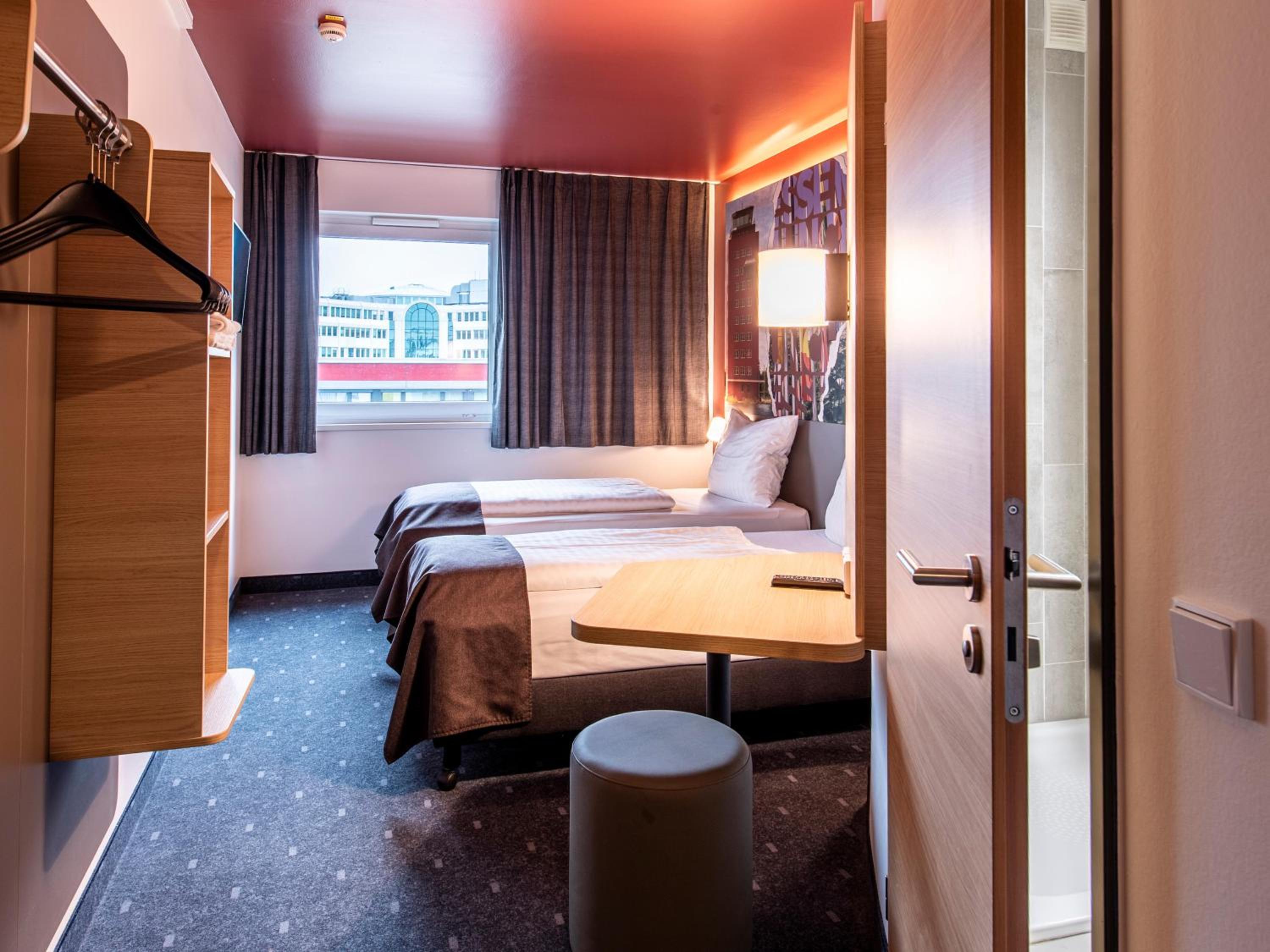 Twin Room - Photo 4