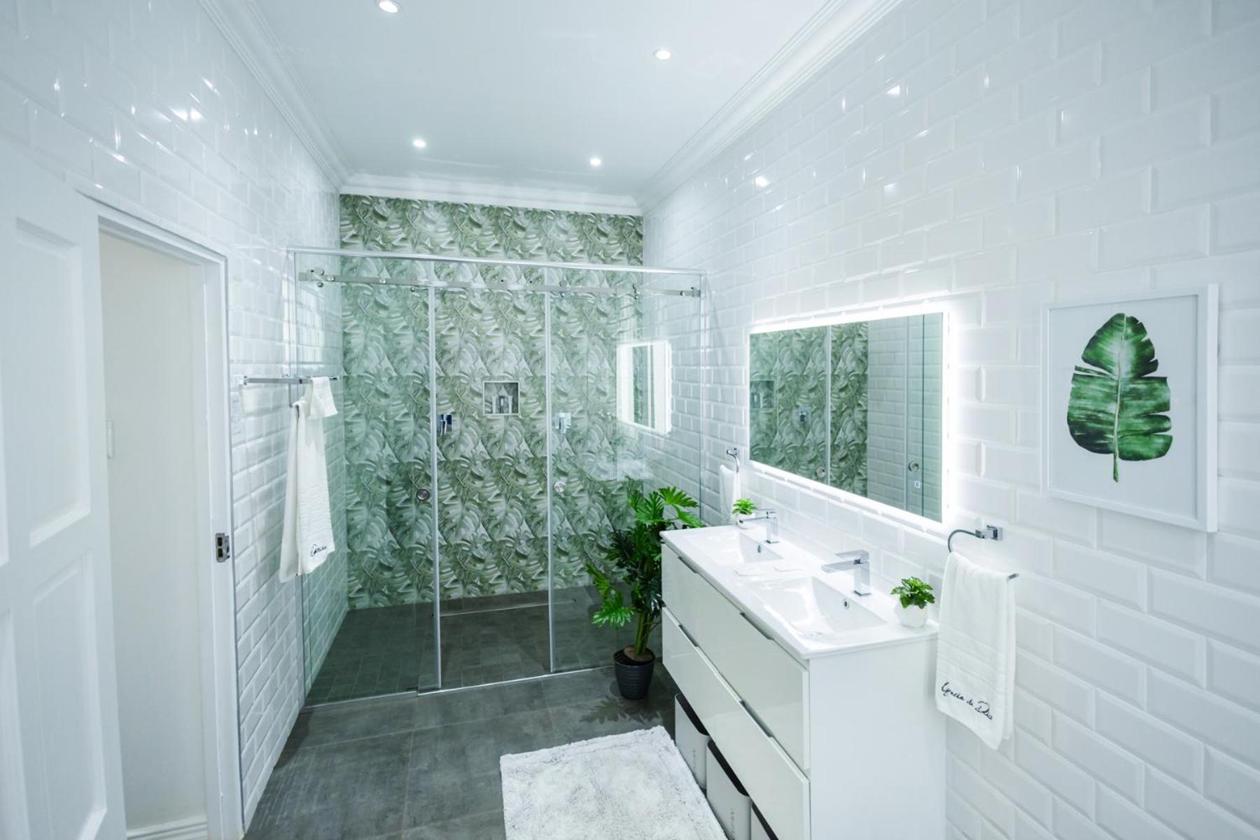 Queen Room with Garden View - Photo 6