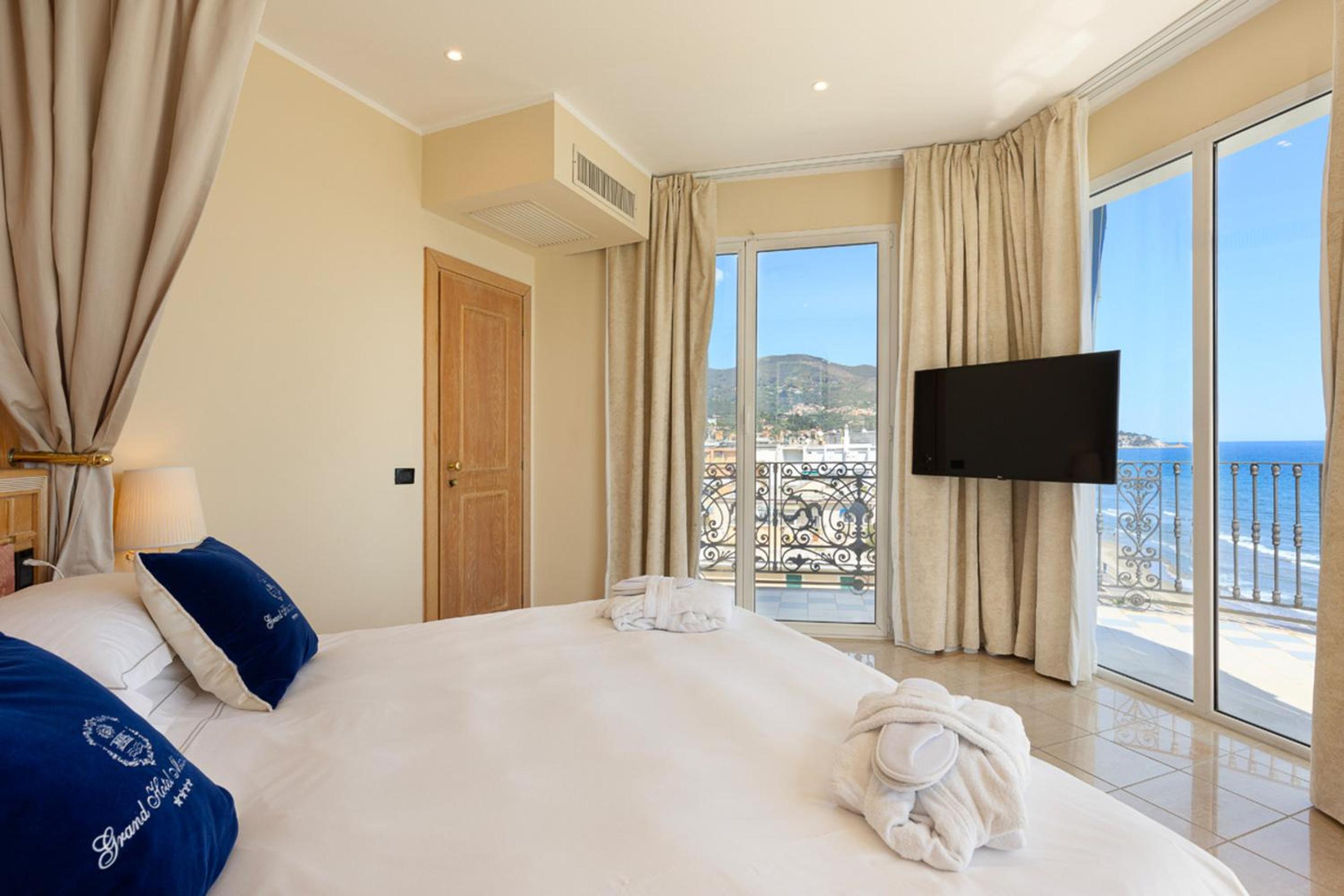 Executive Suite with Terrace - Photo 3