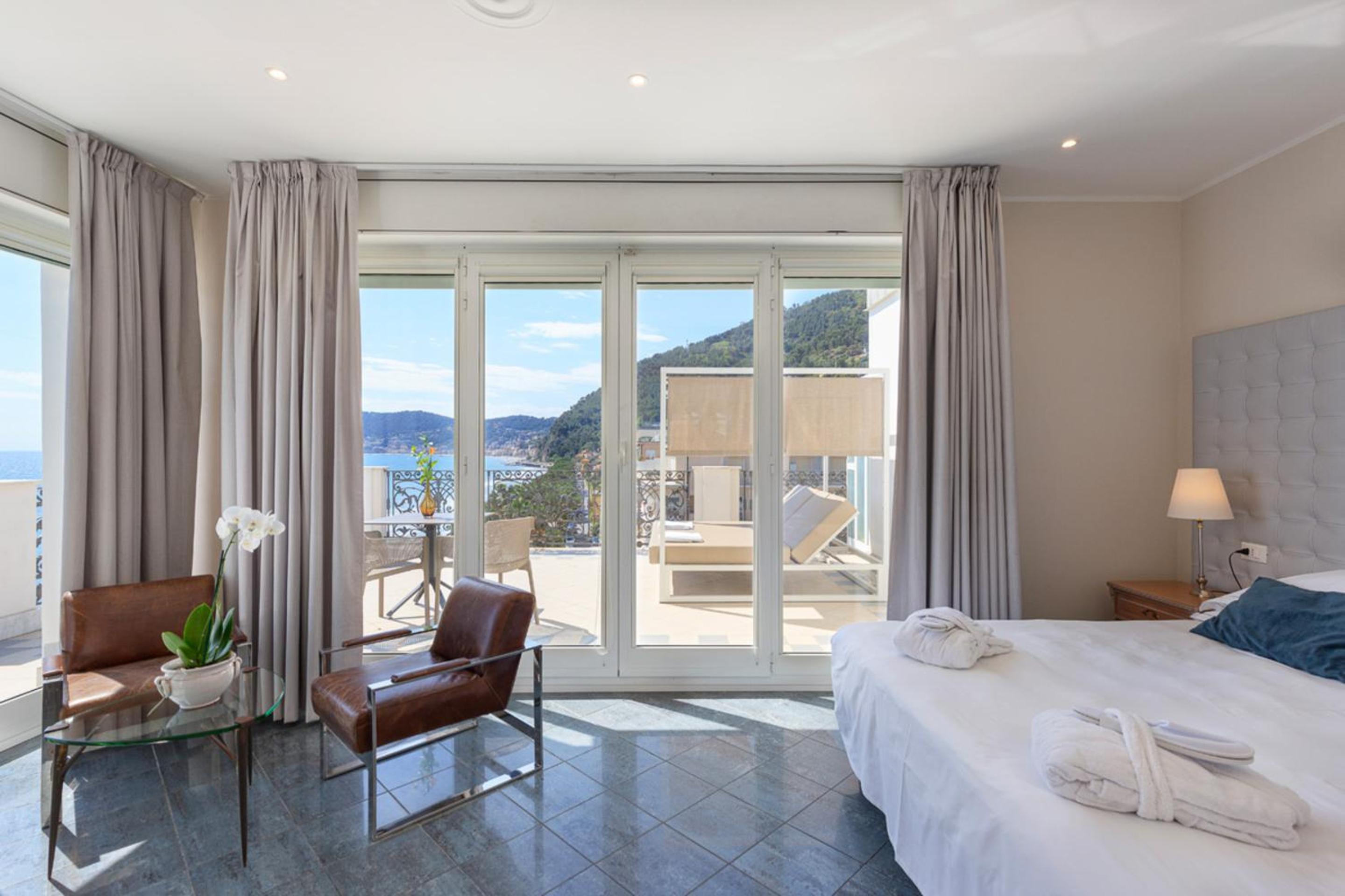 Suite Panoramic  with Terrace - Photo 8