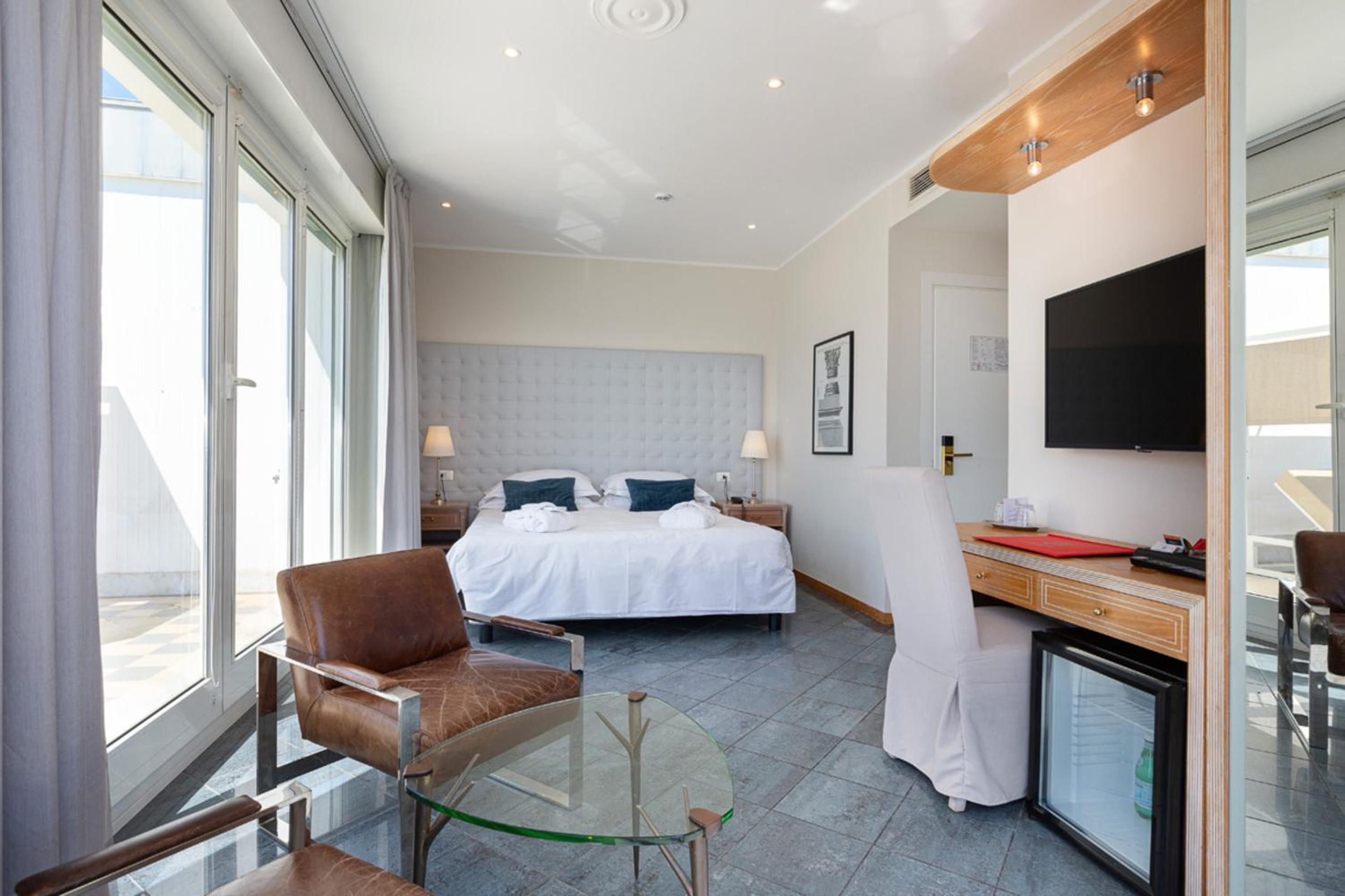 Suite Panoramic  with Terrace - Photo 3
