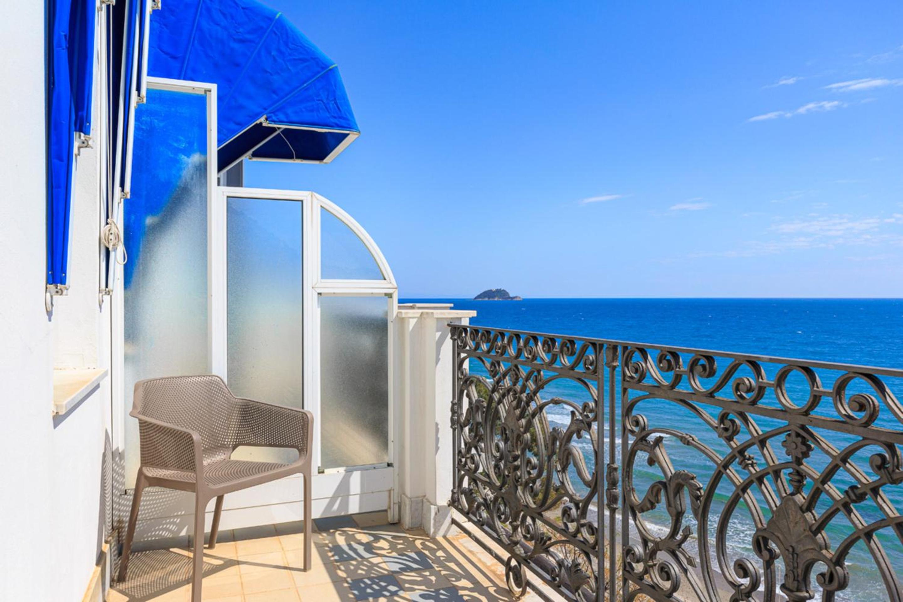 Suite Panoramic  with Terrace - Photo 10
